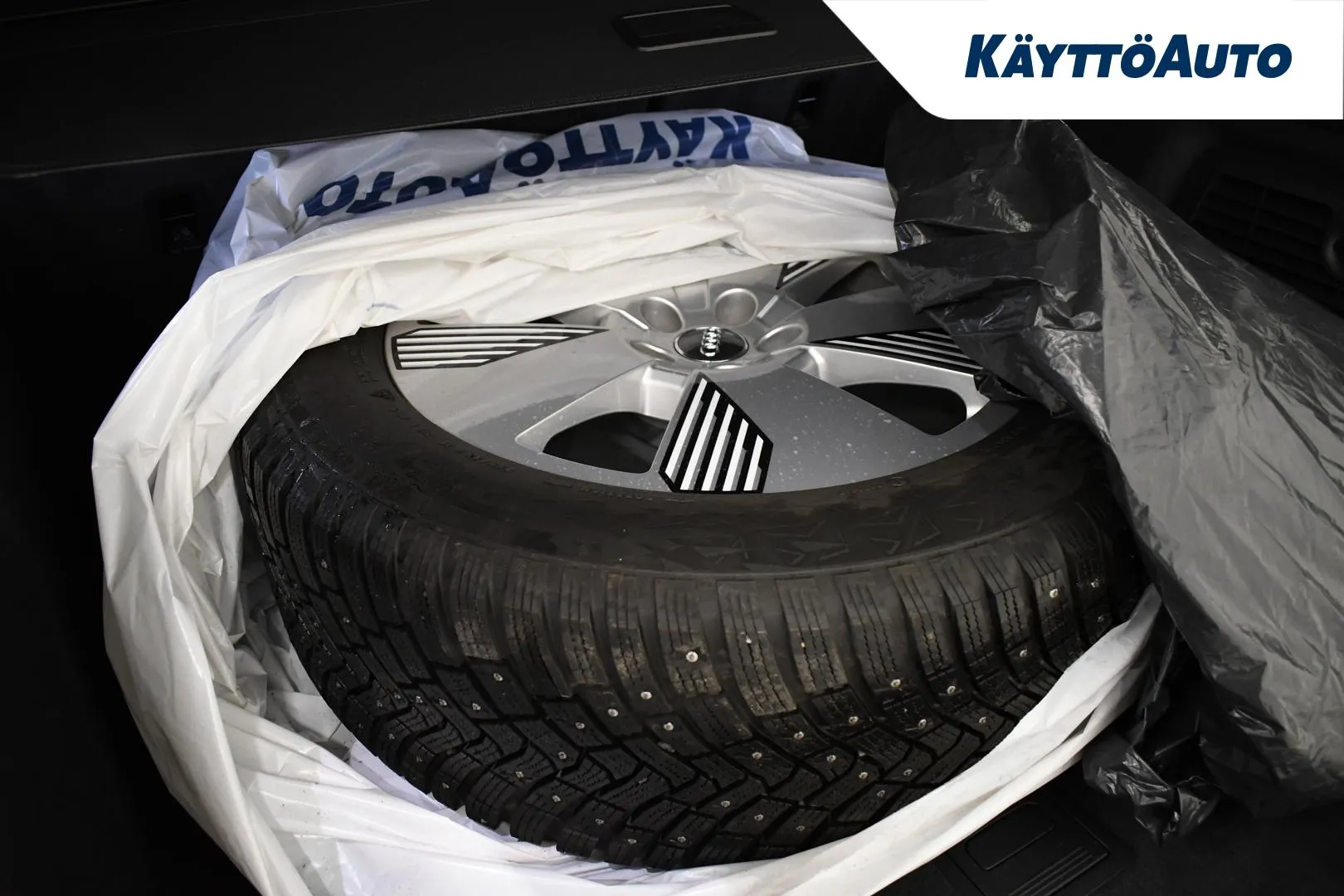 AUDI Q8 e-tron GPN-980 carousel image