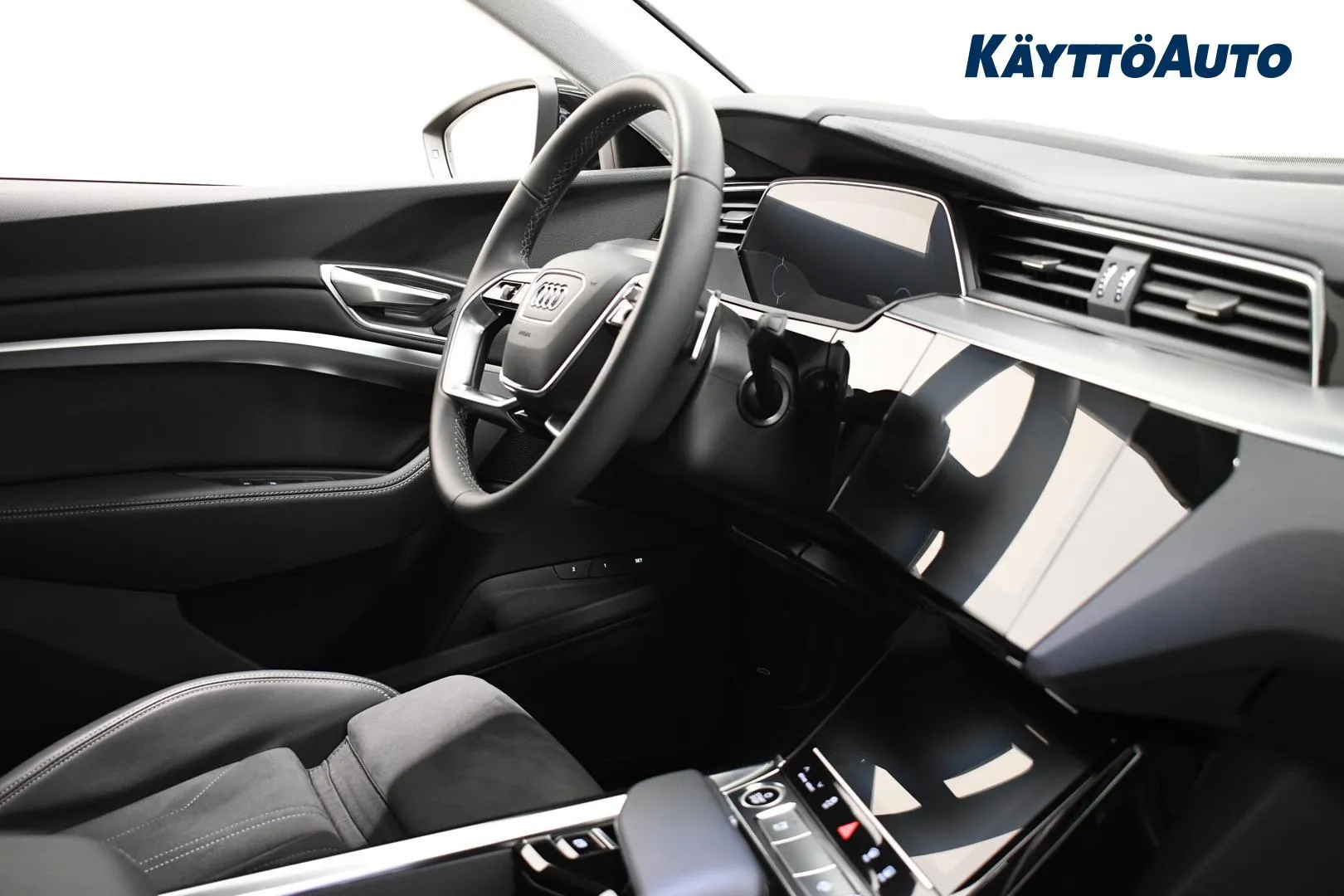 AUDI Q8 e-tron GPN-980 carousel image