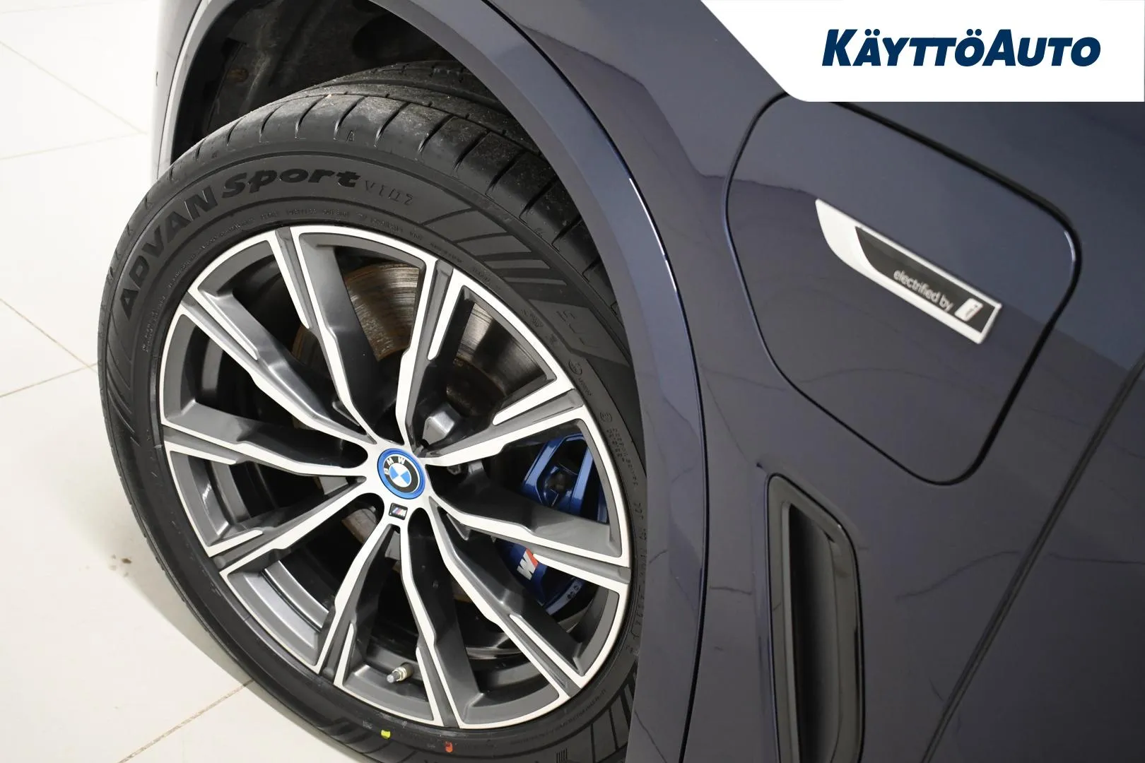 BMW X5 SZG-295 carousel image