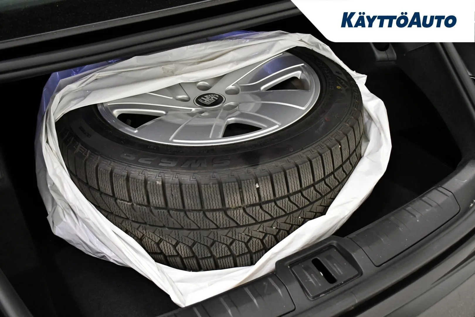 PORSCHE Taycan FPH-140 carousel image