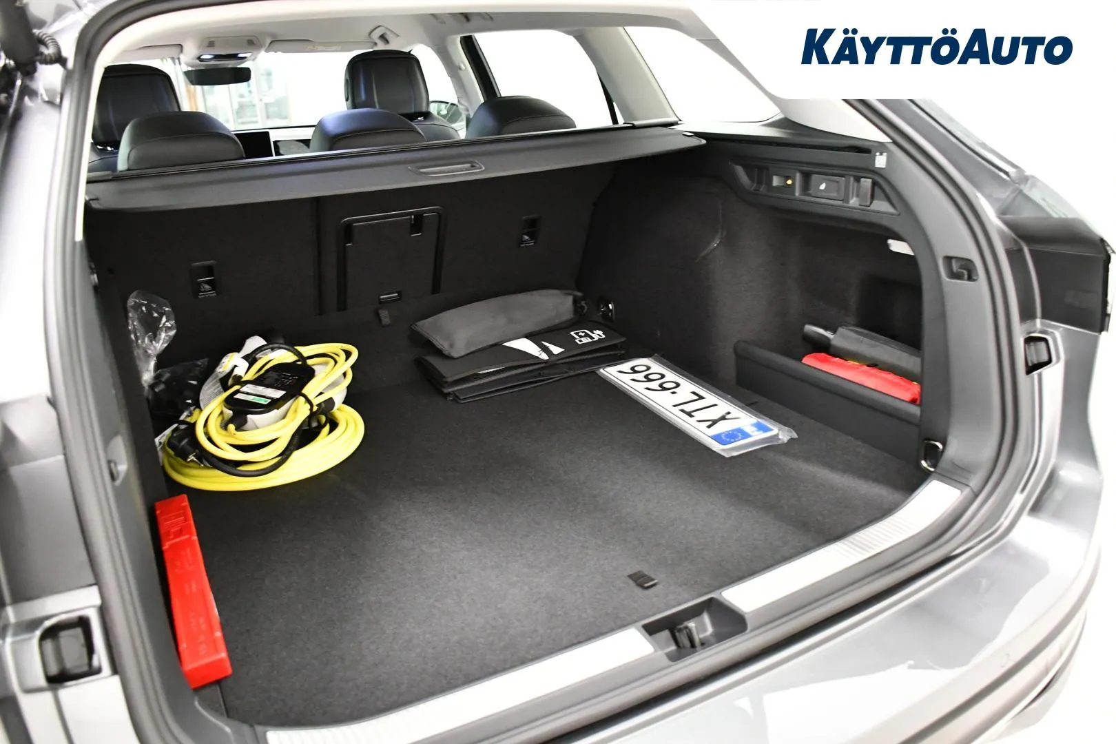 Volkswagen Passat XTL-666 carousel image