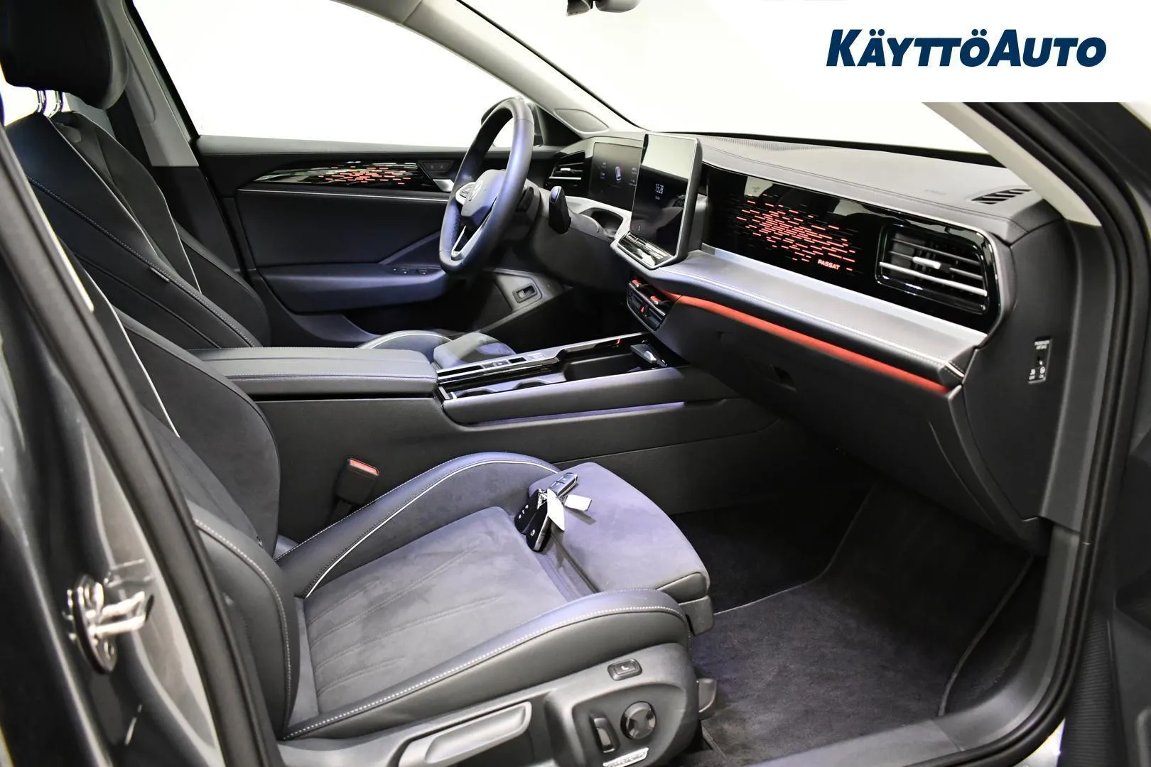 Volkswagen Passat CRX-520 carousel image
