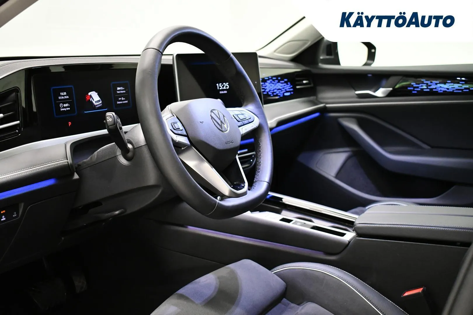Volkswagen Passat CRX-520 carousel image