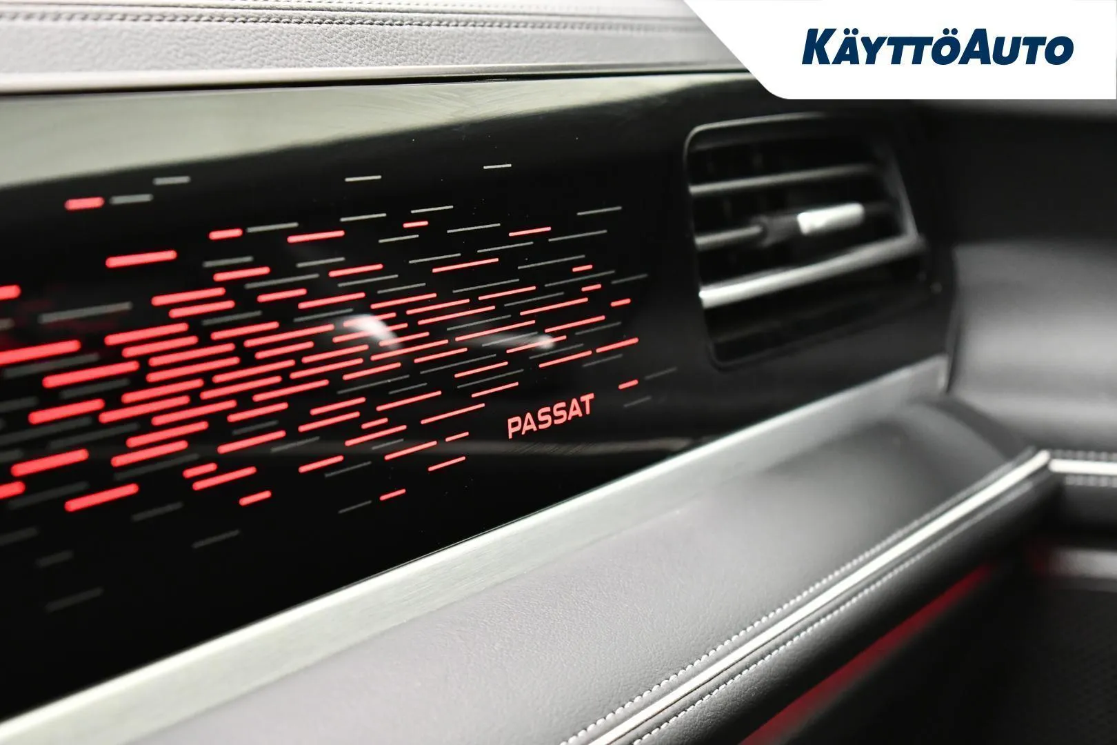 Volkswagen Passat CRX-520 carousel image