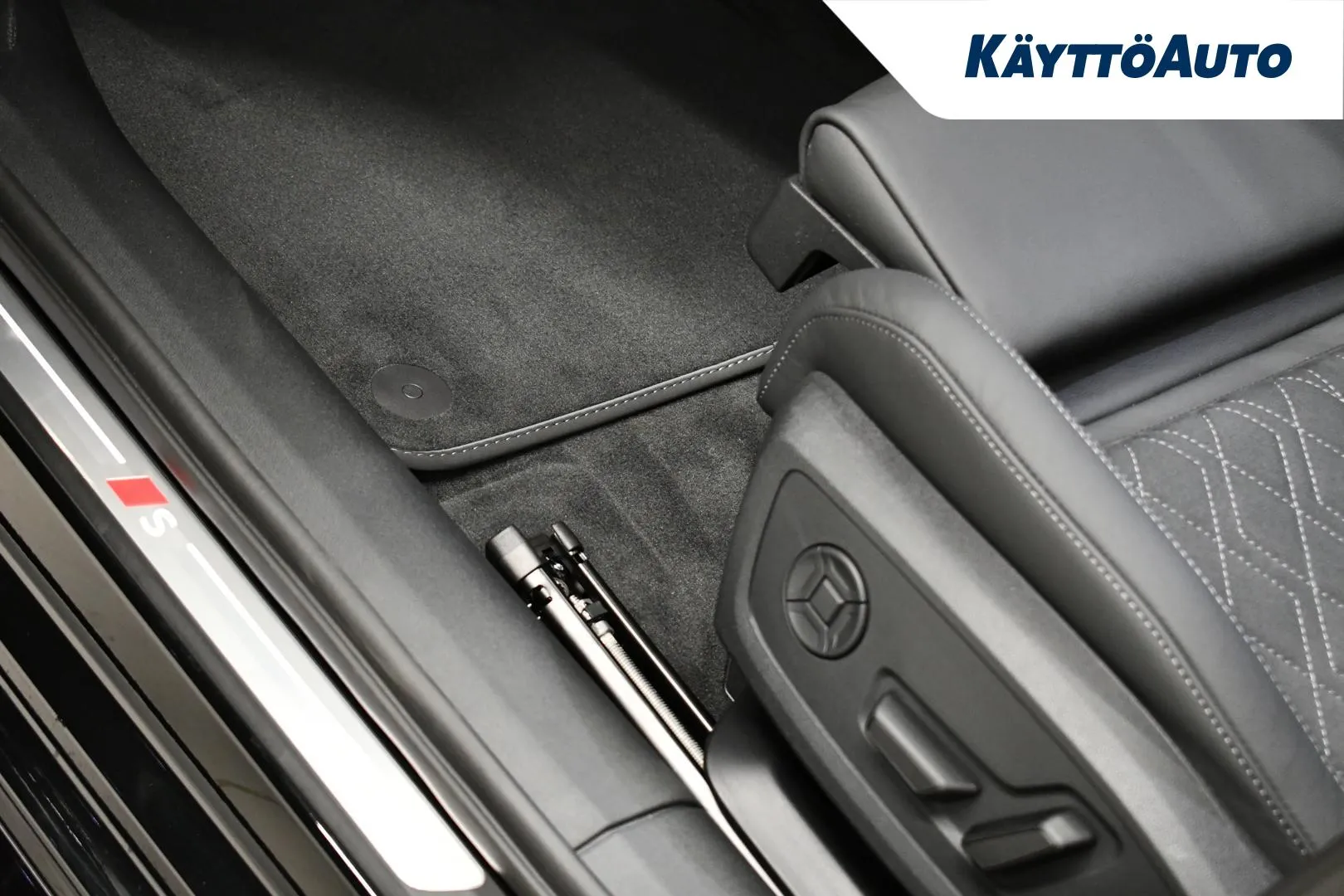 Audi A6 YYG-478 carousel image