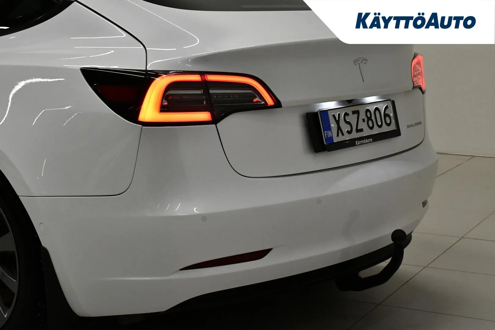 TESLA Model 3 XSZ-806 carousel image