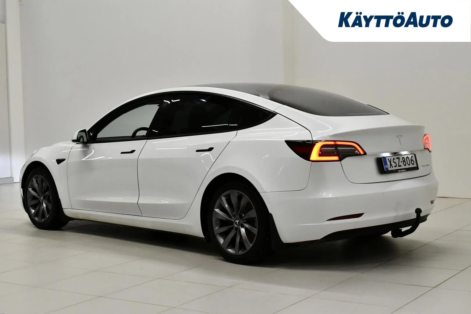 TESLA Model 3 XSZ-806 carousel image