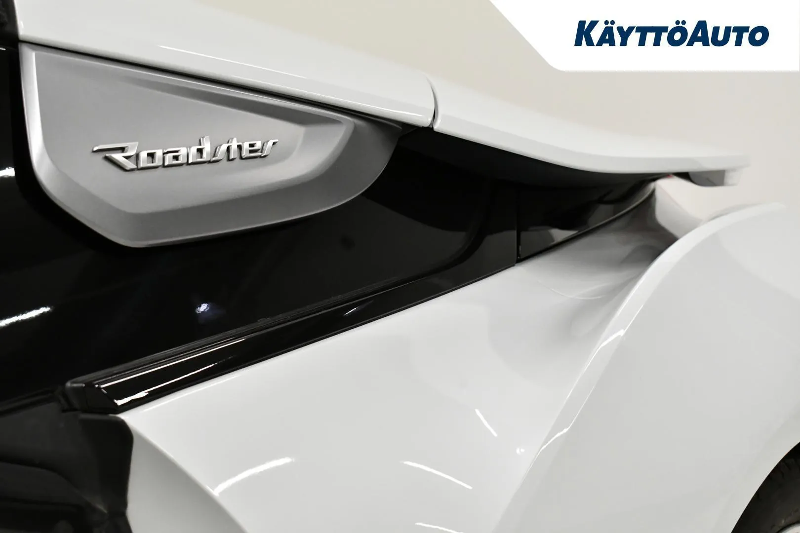 BMW i8 MOK-415 carousel image