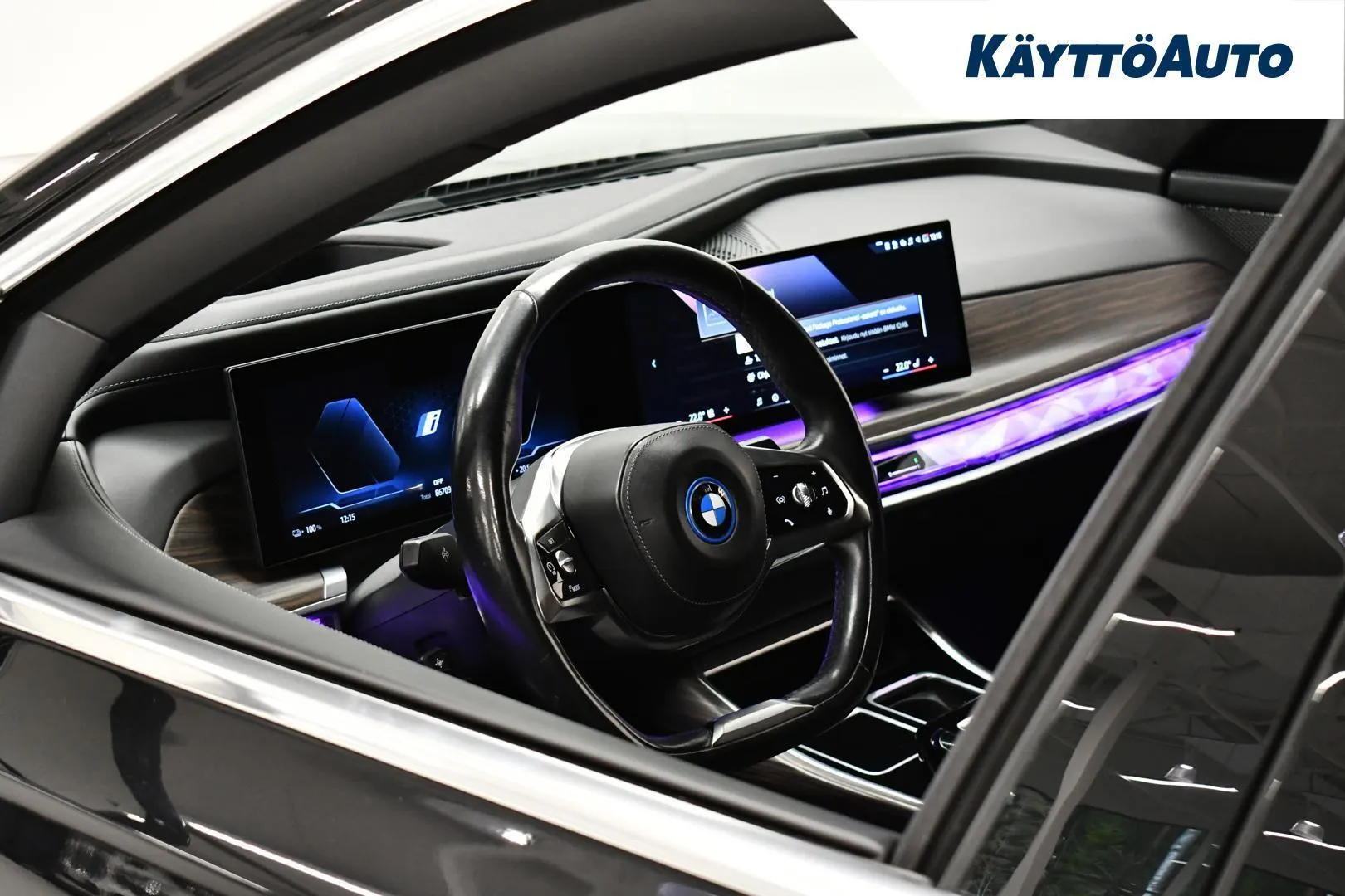 BMW i7 CSA-609 carousel image