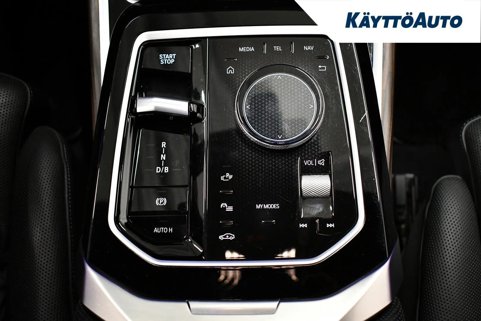 BMW i7 CSA-609 carousel image