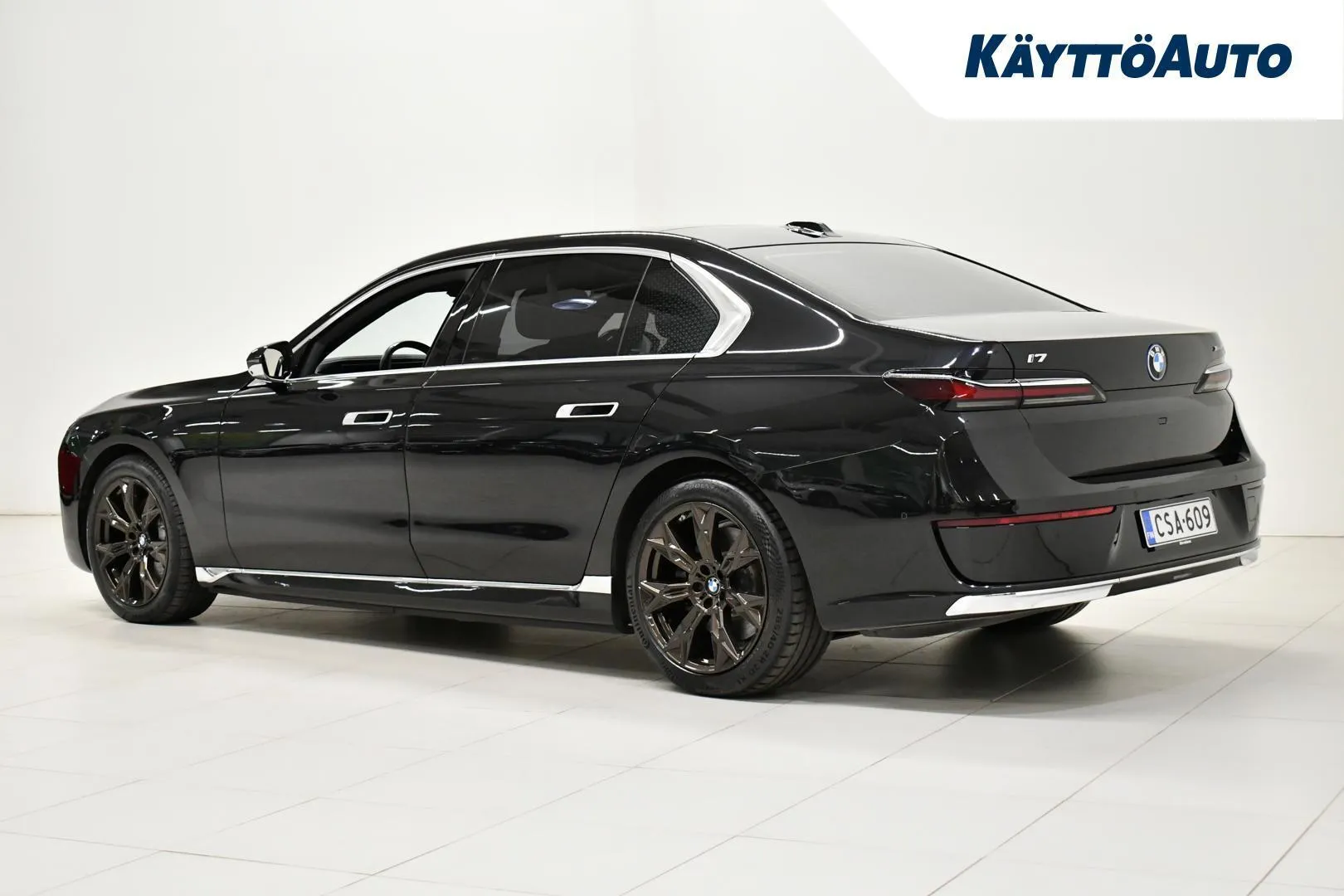 BMW i7 CSA-609 carousel image