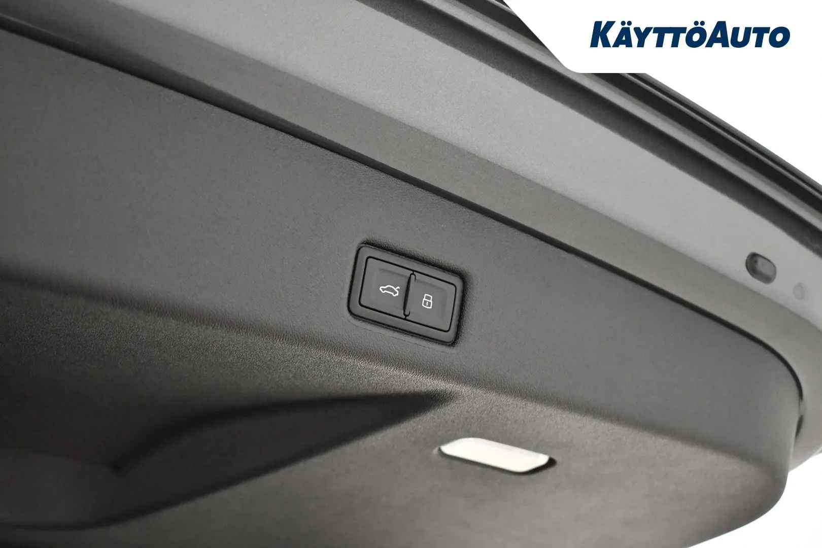 Audi Q5 YZZ-710 carousel image