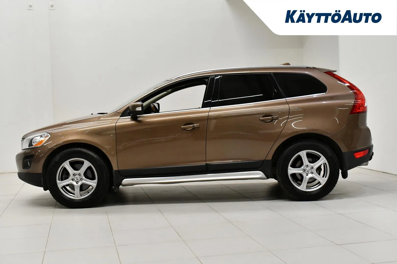 VOLVO XC60 CTI-207 carousel image