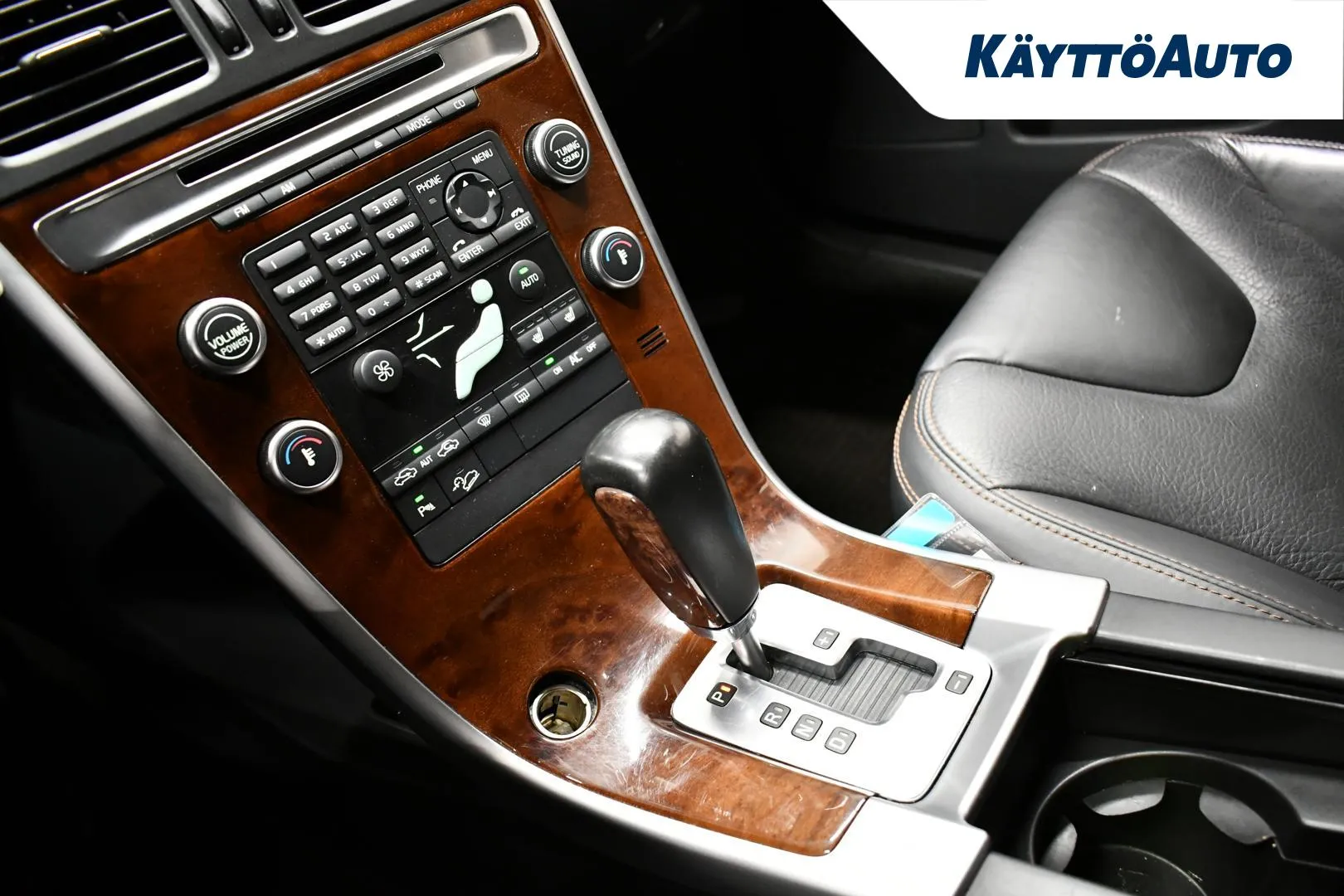 VOLVO XC60 CTI-207 carousel image