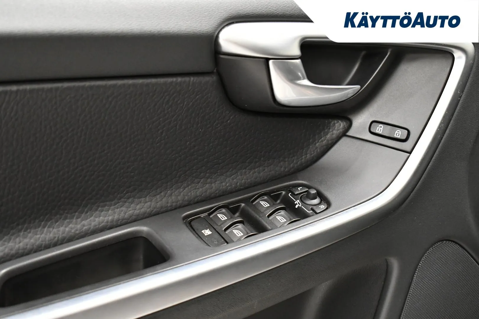 VOLVO XC60 CTI-207 carousel image