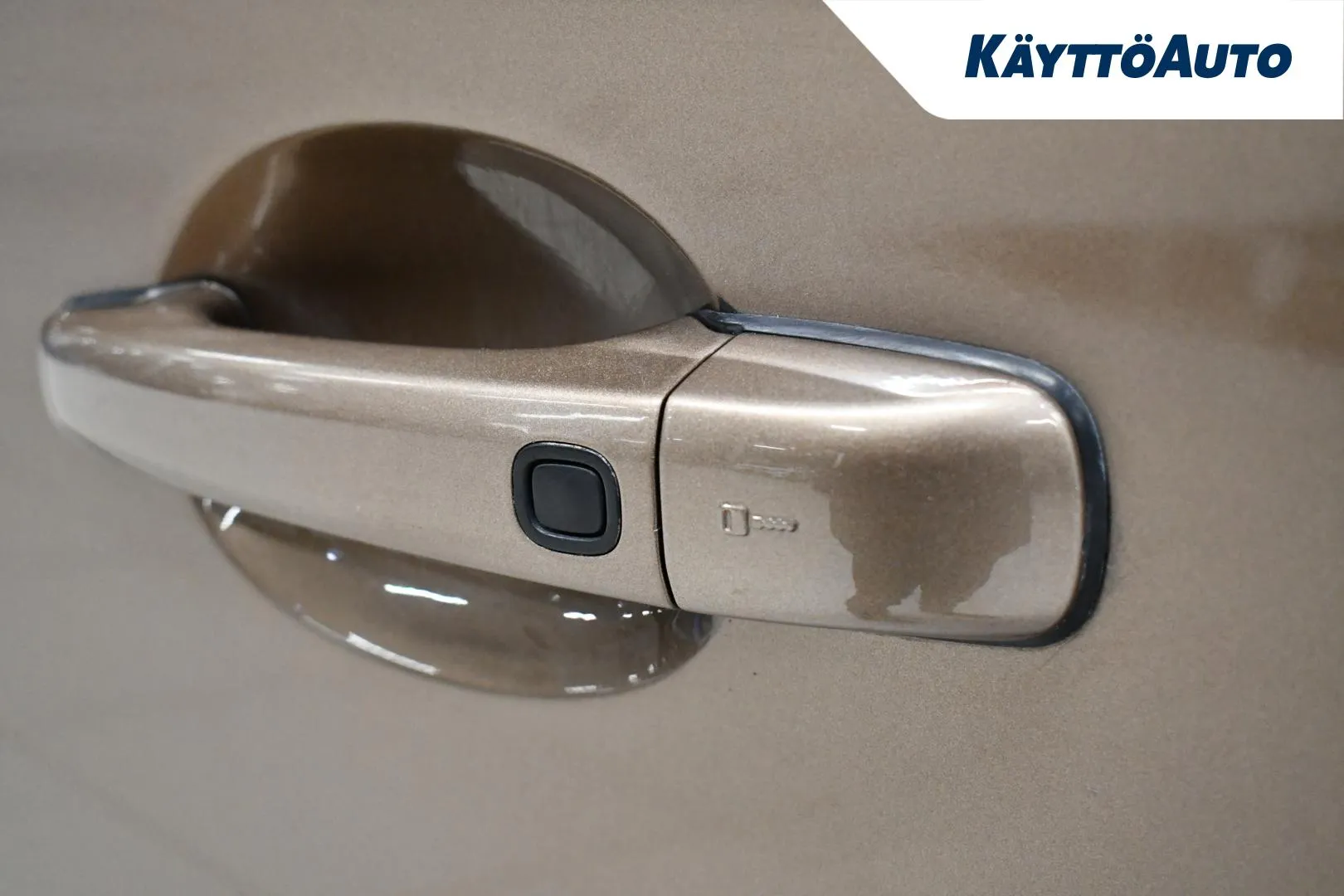 VOLVO XC60 CTI-207 carousel image