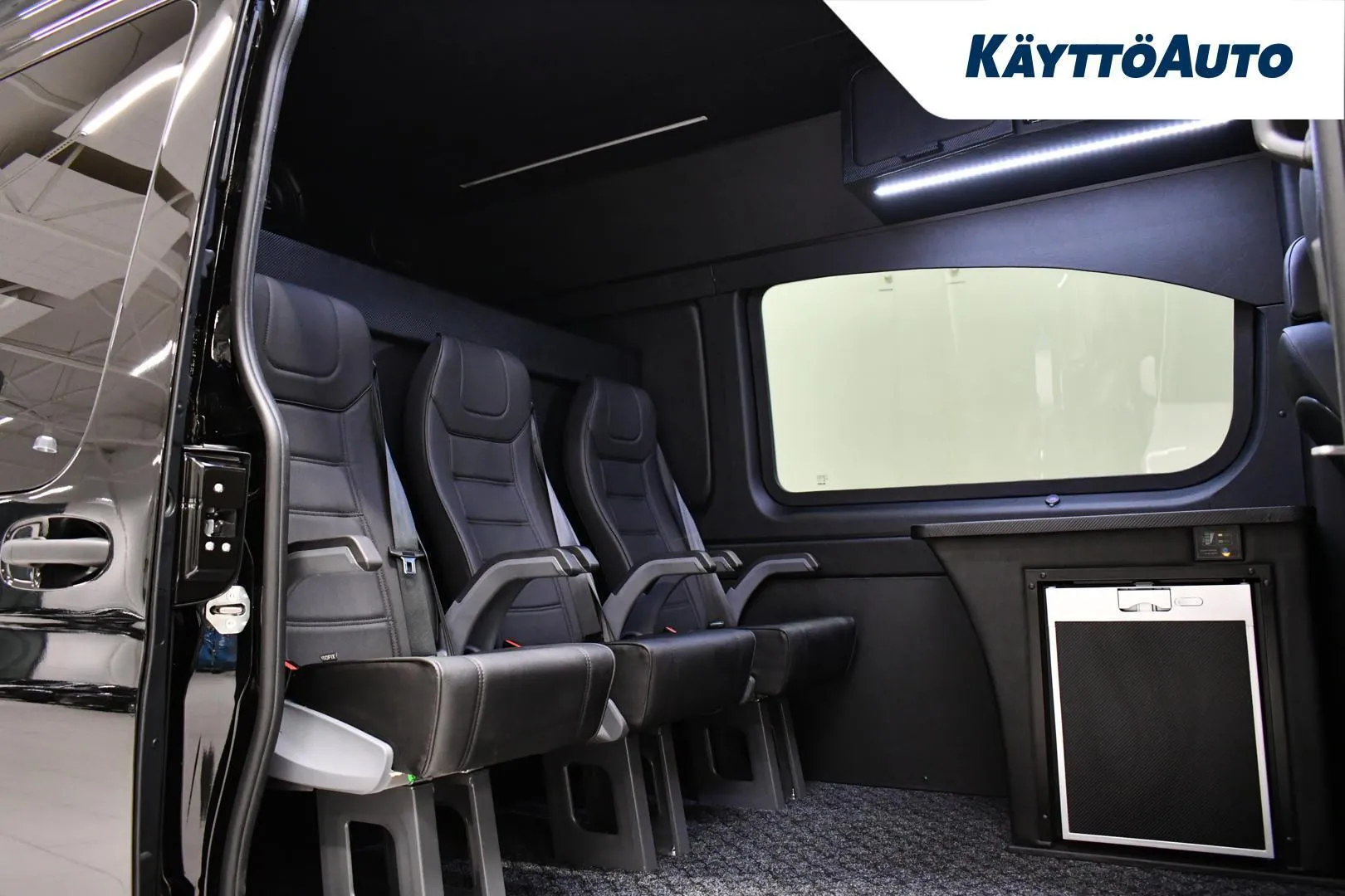 Mercedes-Benz Sprinter 858720 carousel image