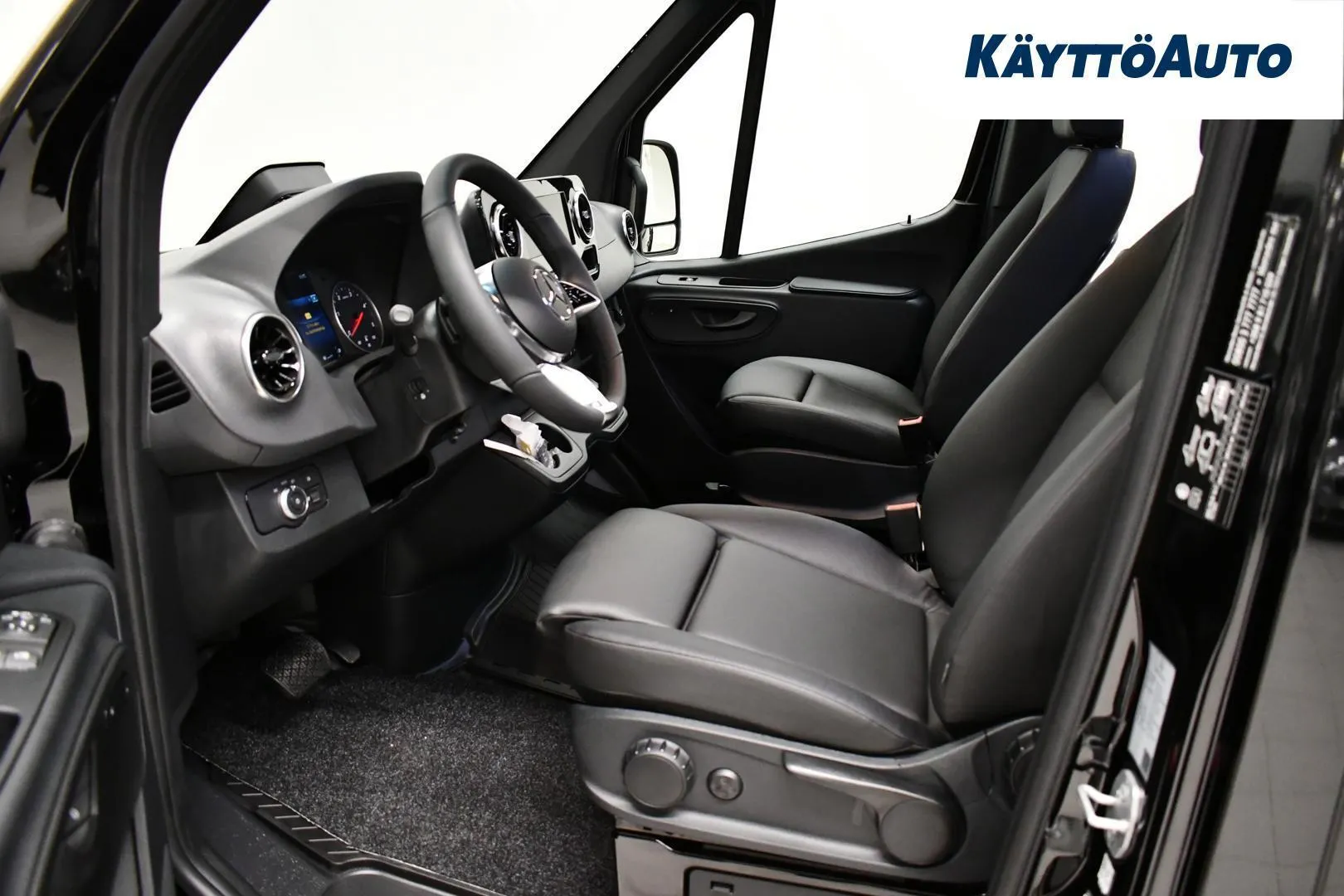 Mercedes-Benz Sprinter 858720 carousel image