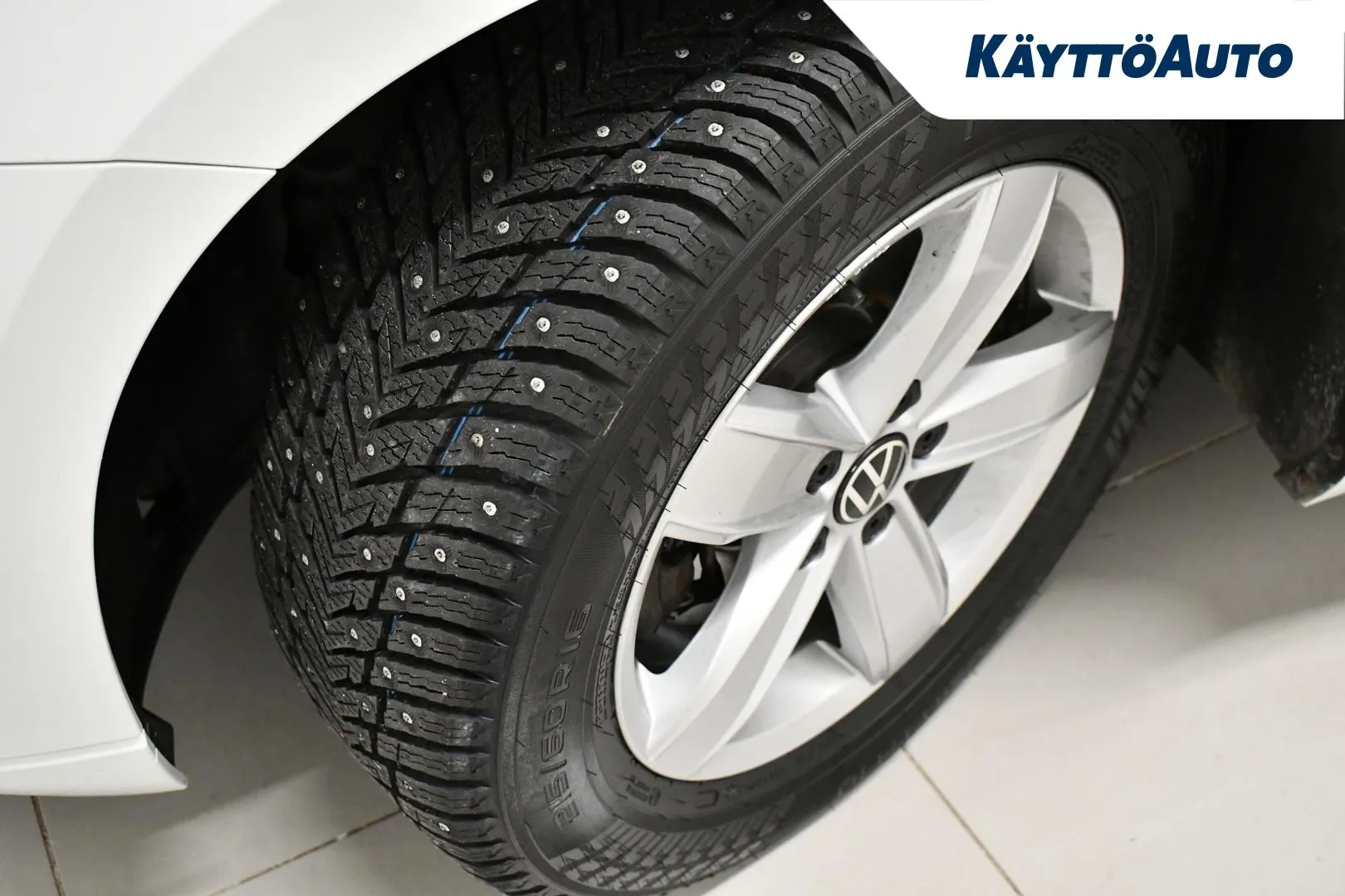 VOLKSWAGEN Passat LPP-458 carousel image