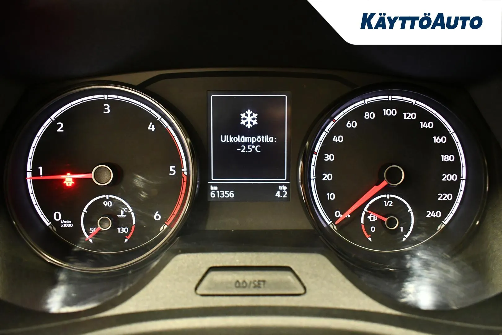 VOLKSWAGEN Transporter YLZ-789 carousel image