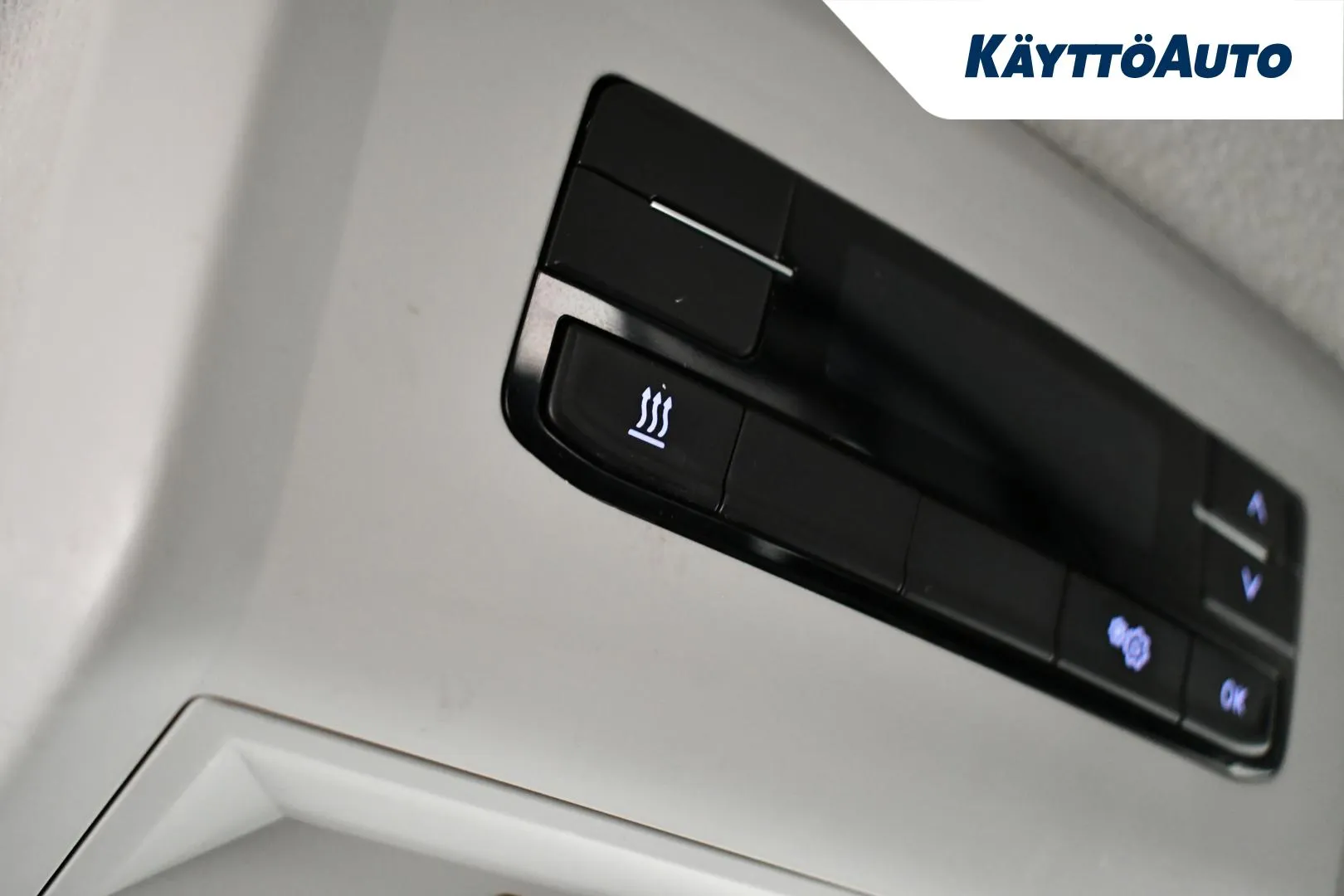 VOLKSWAGEN Transporter YLZ-789 carousel image