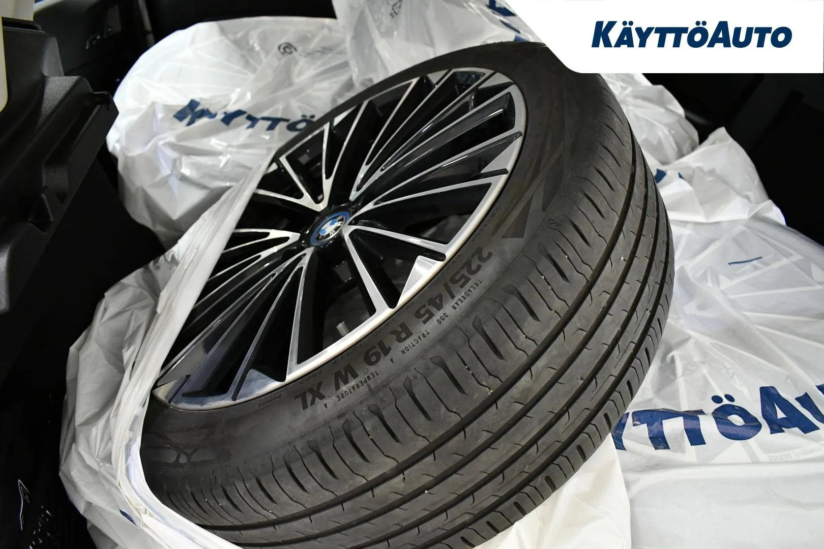 BMW 225 NNL-669 carousel image