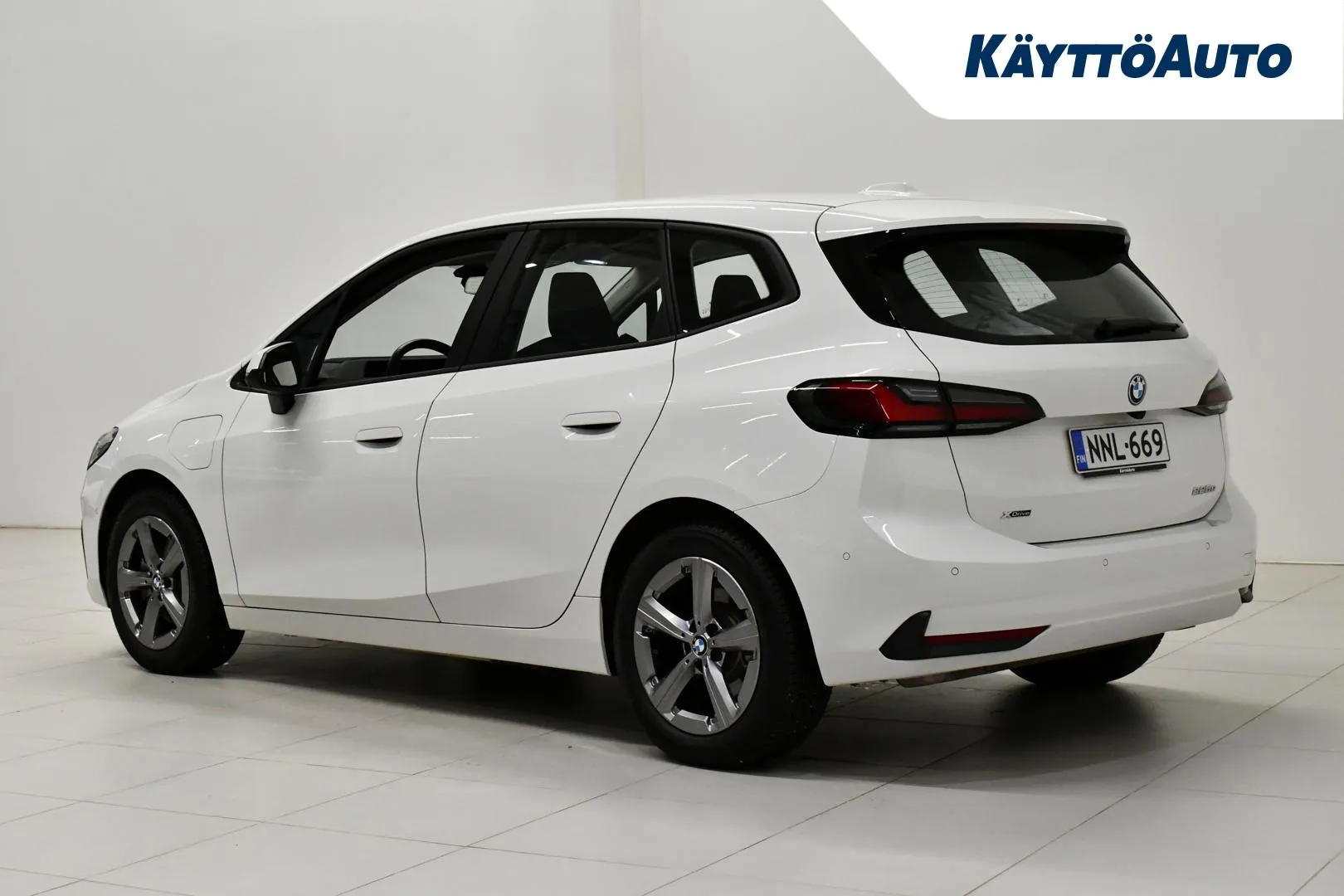 BMW 225 NNL-669 carousel image