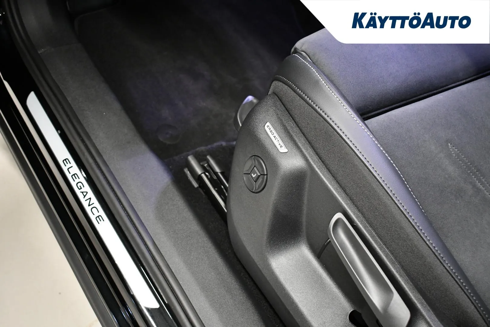 Volkswagen Tiguan GRP-201 carousel image