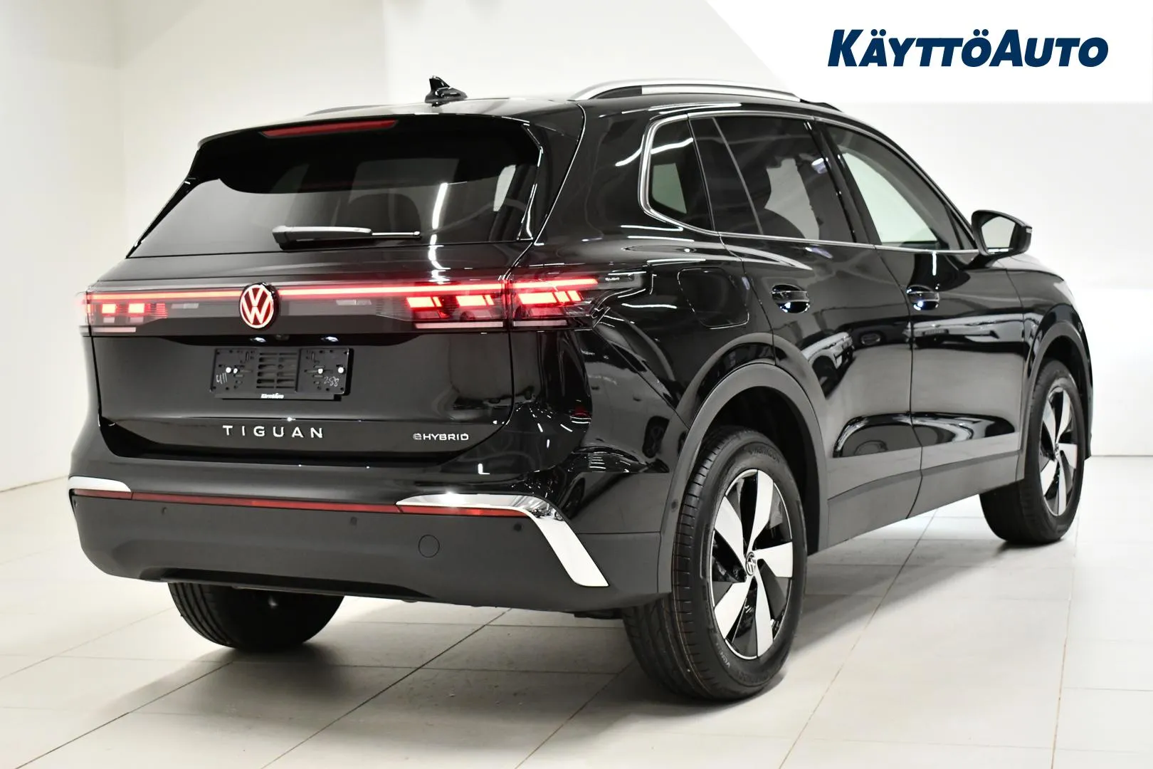 Volkswagen Tiguan GRP-201 carousel image