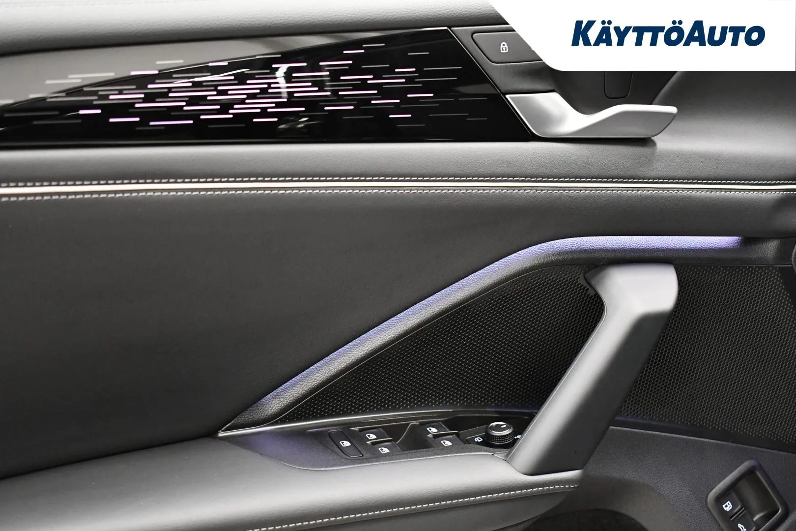 Volkswagen Tiguan GRP-201 carousel image