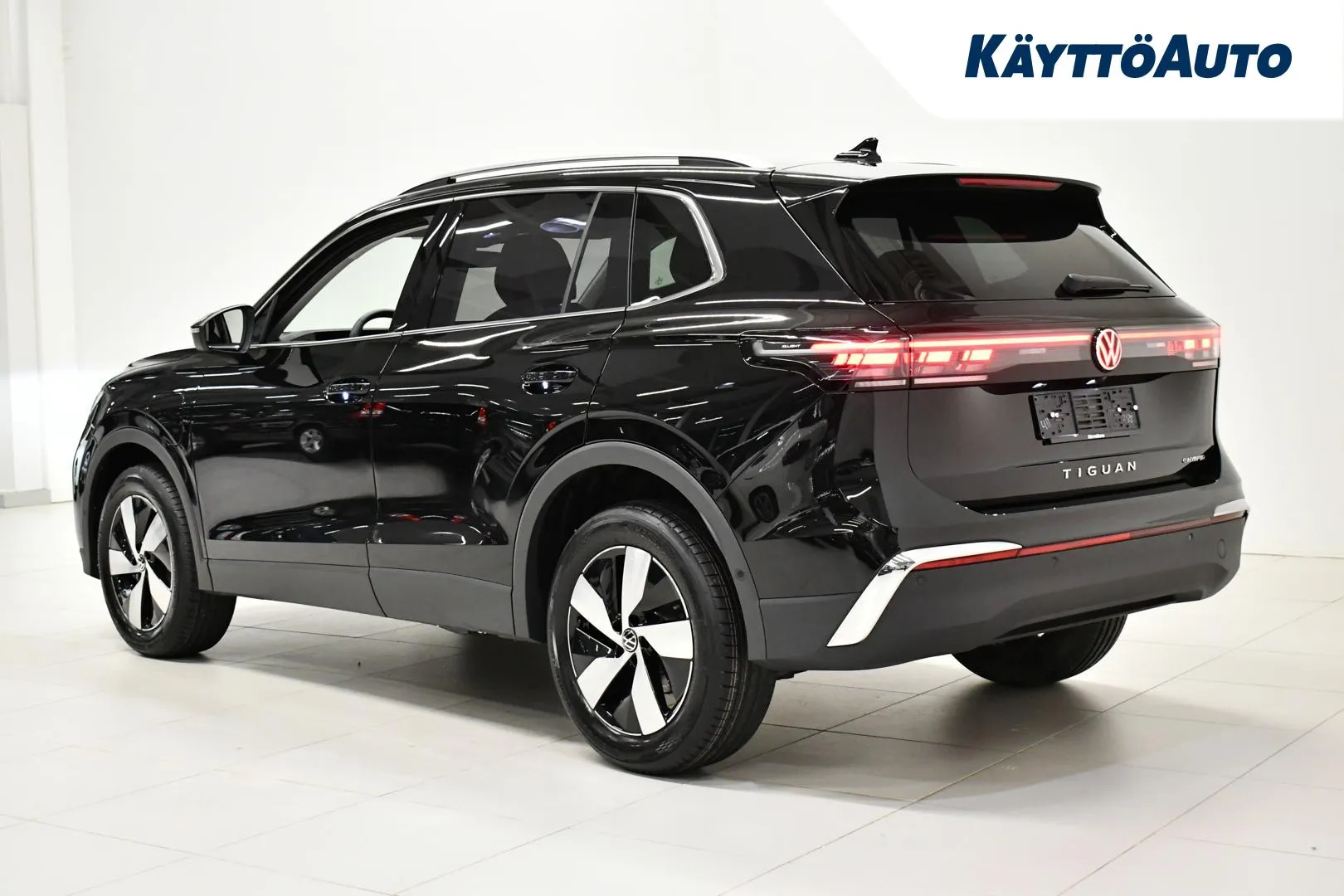 Volkswagen Tiguan GRP-201 carousel image