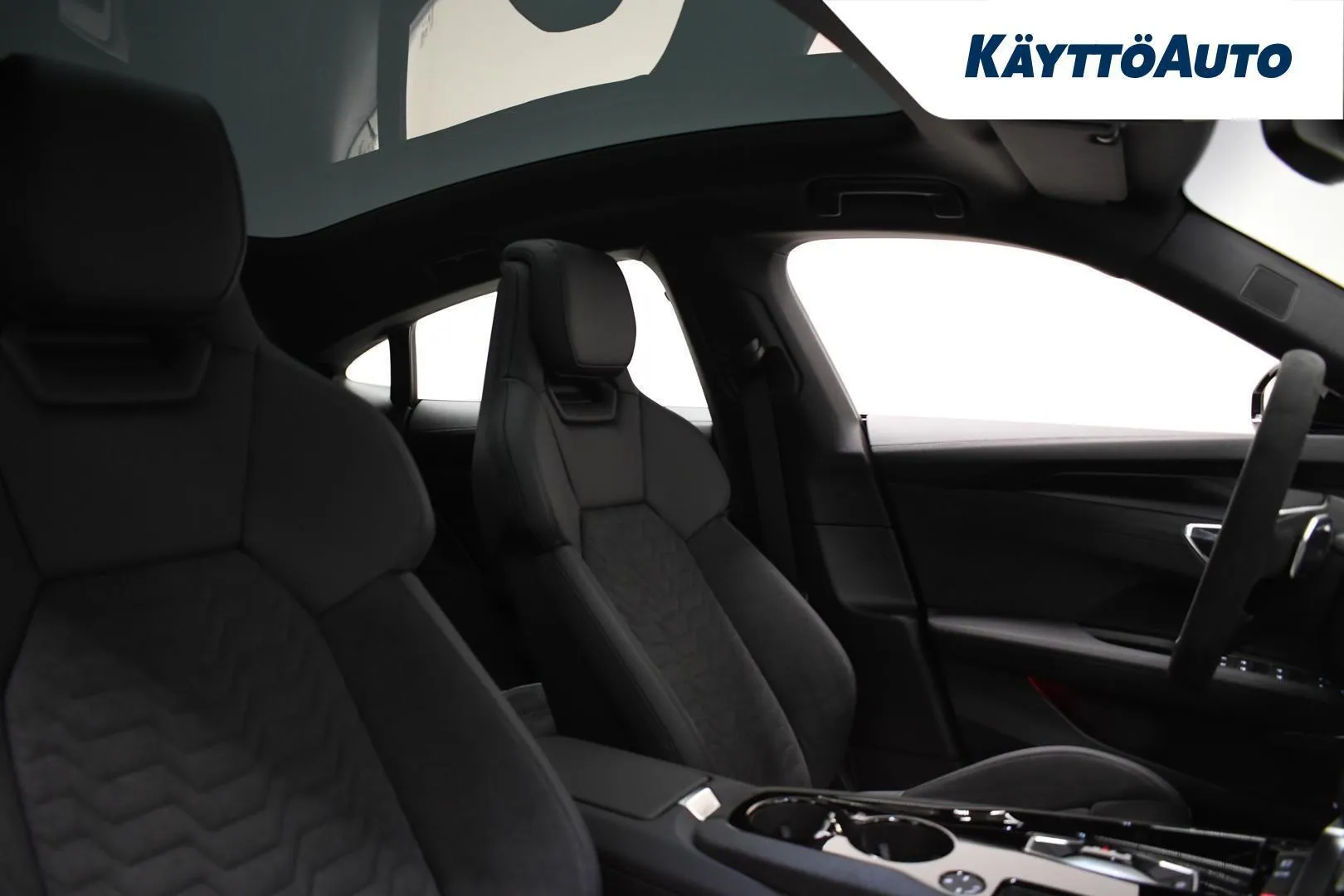 AUDI e-tron GT MOU-273 carousel image