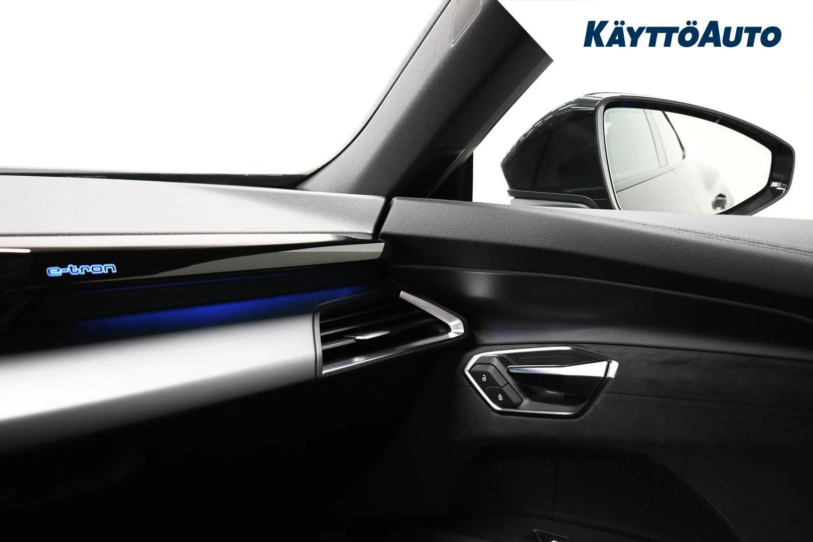 AUDI e-tron GT MOU-273 carousel image