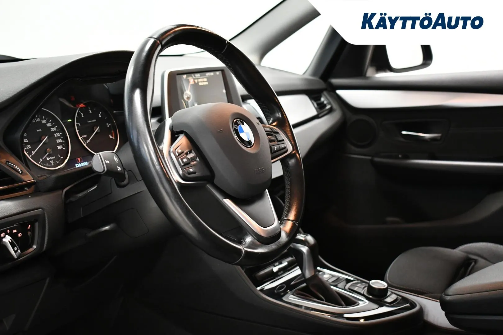 BMW 218 UYX-111 carousel image