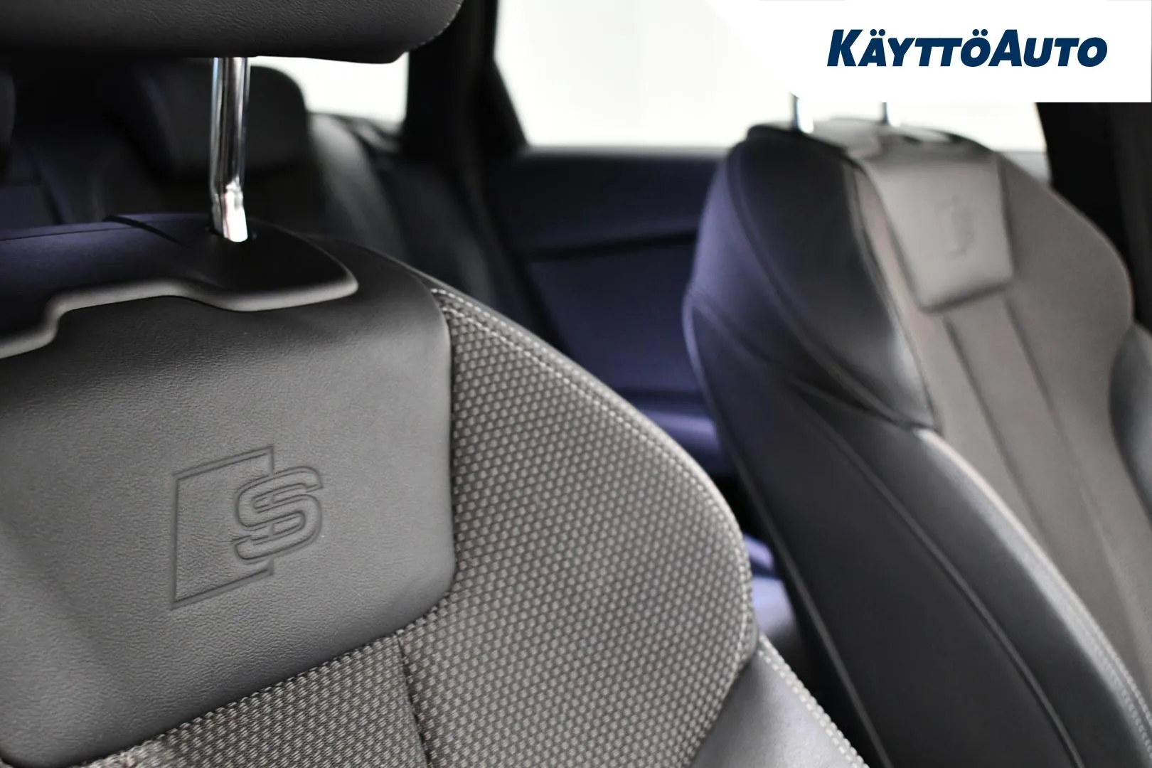 AUDI A4 ZOS-472 carousel image