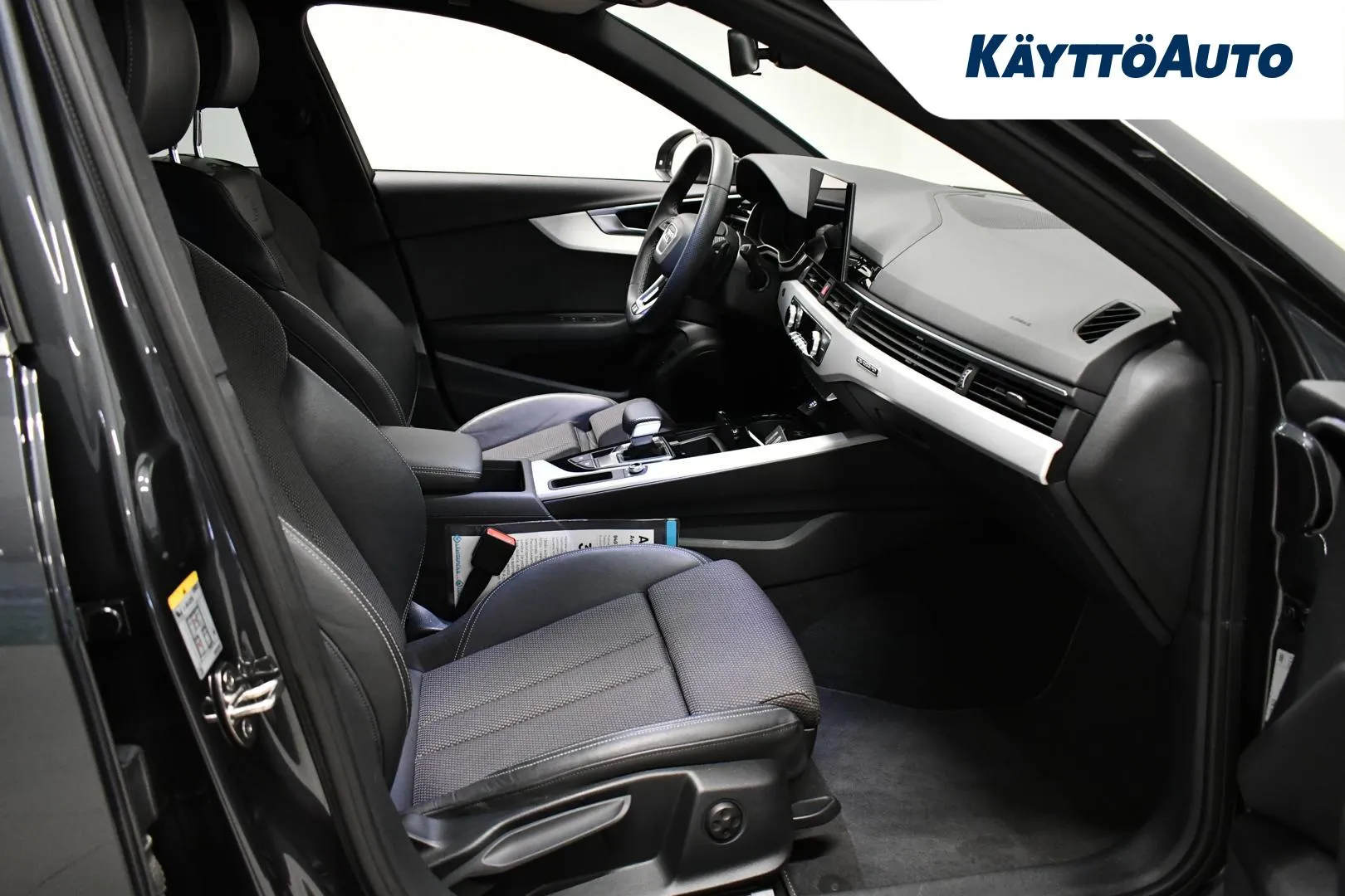 AUDI A4 ZOS-472 carousel image