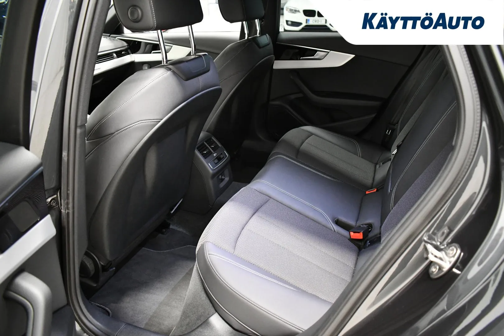 AUDI A4 ZOS-472 carousel image