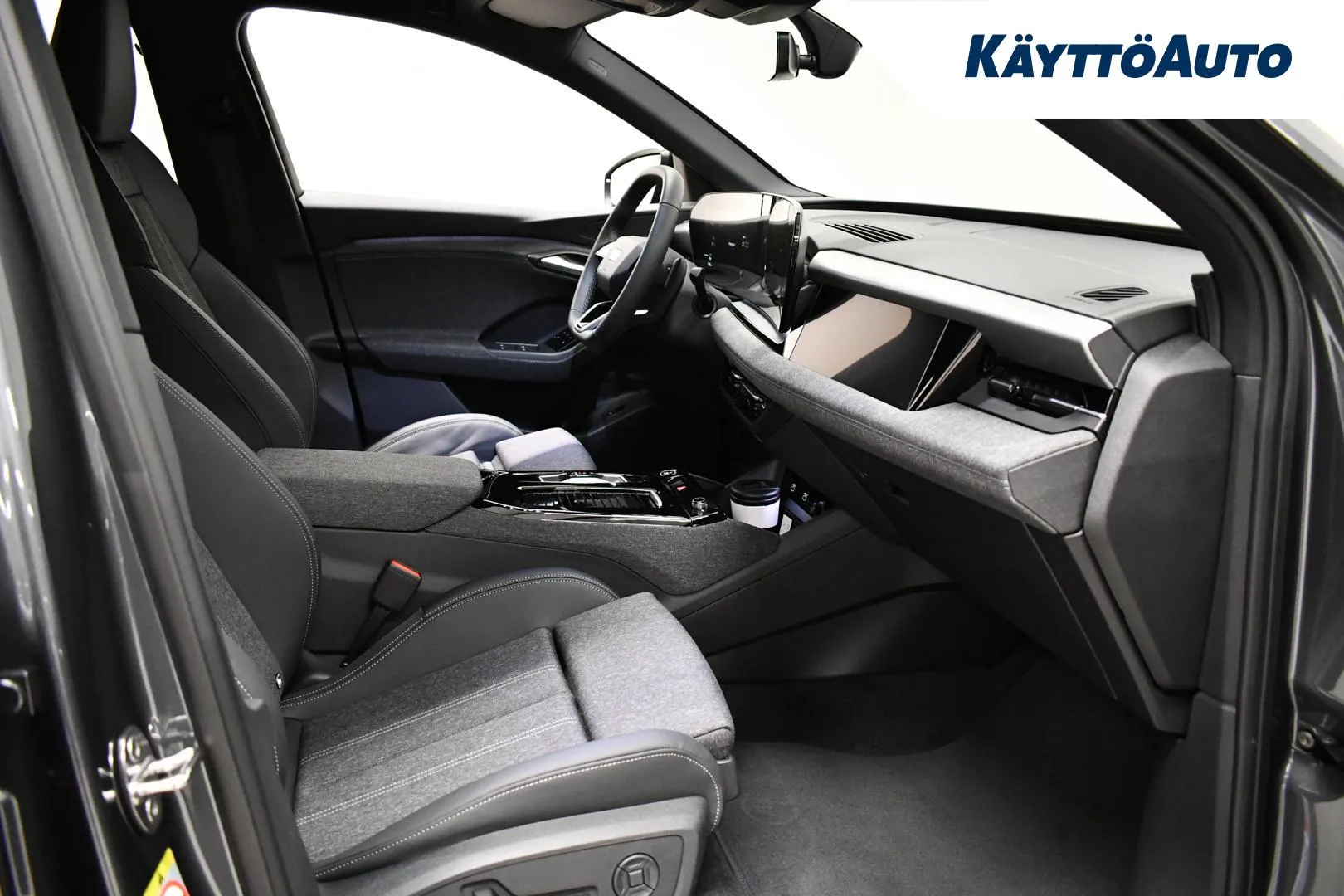 Audi Q6 e-tron RXS-504 carousel image