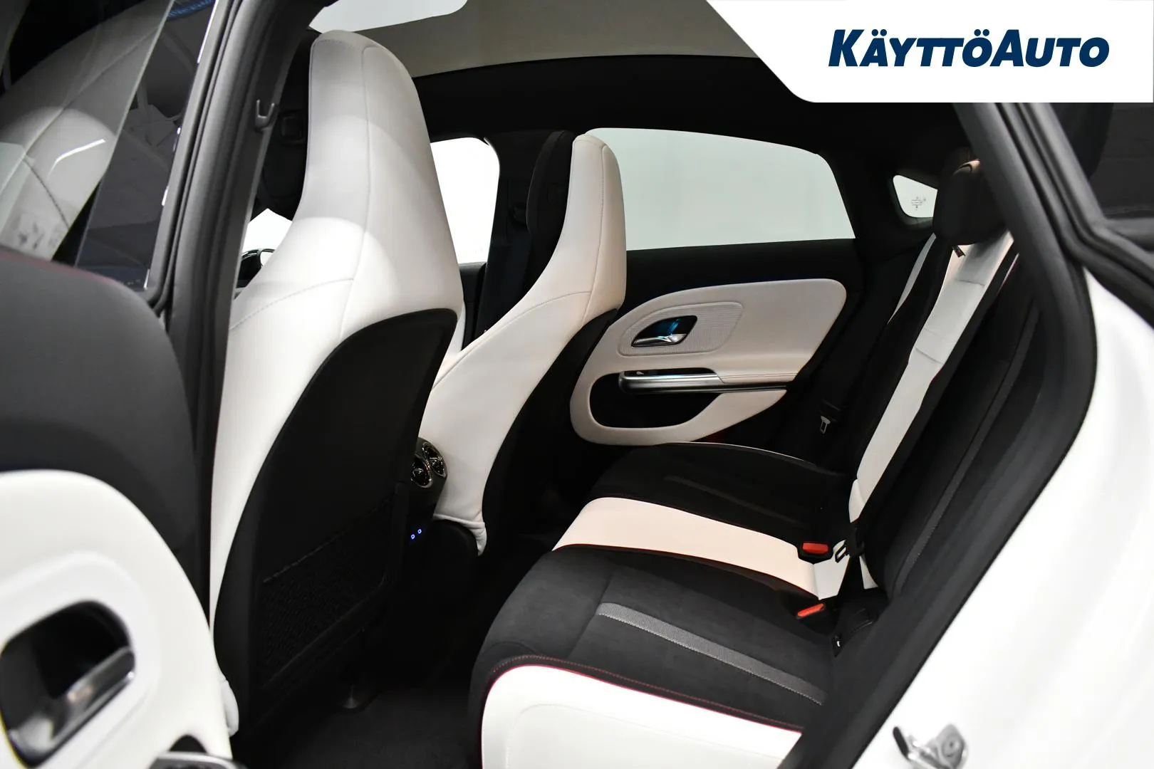 Mercedes-Benz CLA SRP-880 carousel image