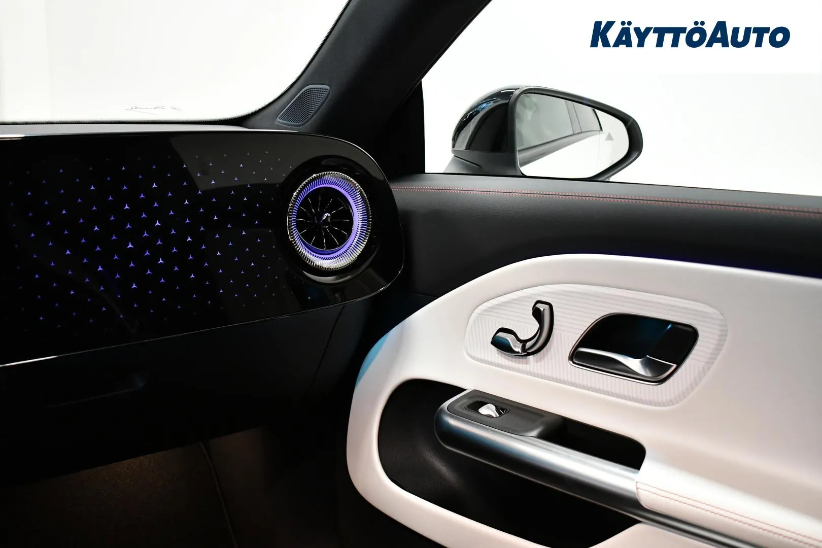 Mercedes-Benz CLA SRP-880 carousel image