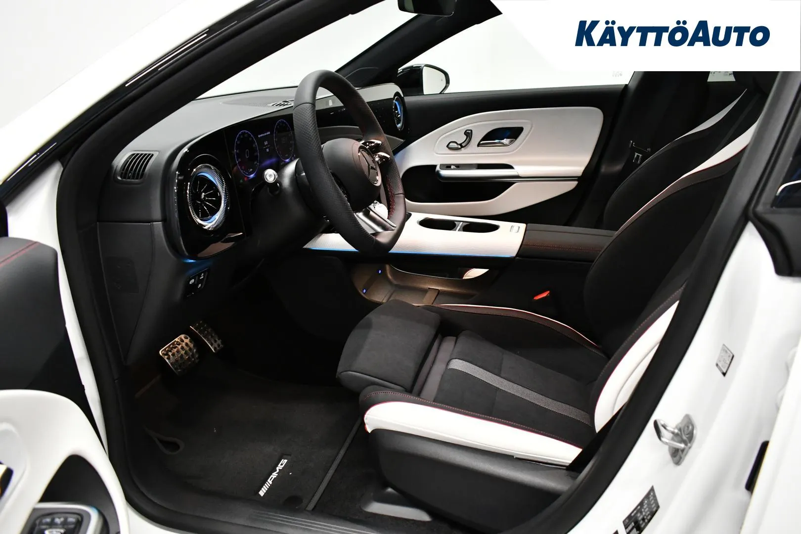 Mercedes-Benz CLA SRP-880 carousel image