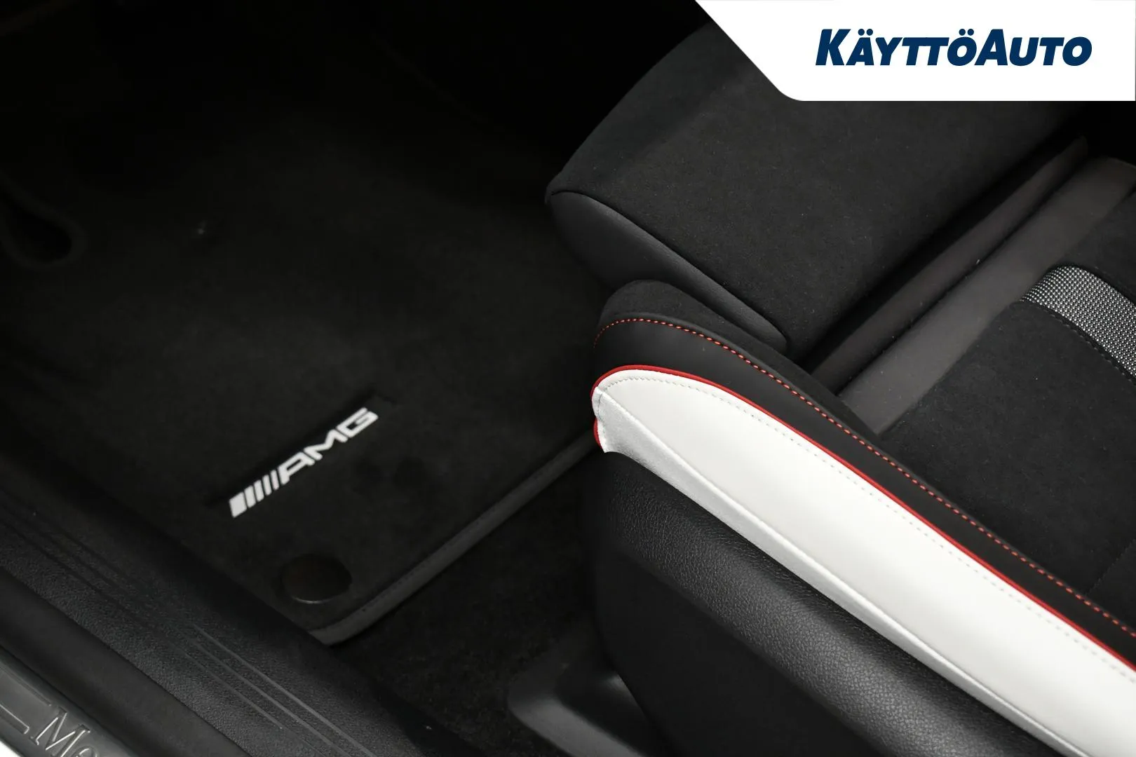 Mercedes-Benz CLA SRP-880 carousel image