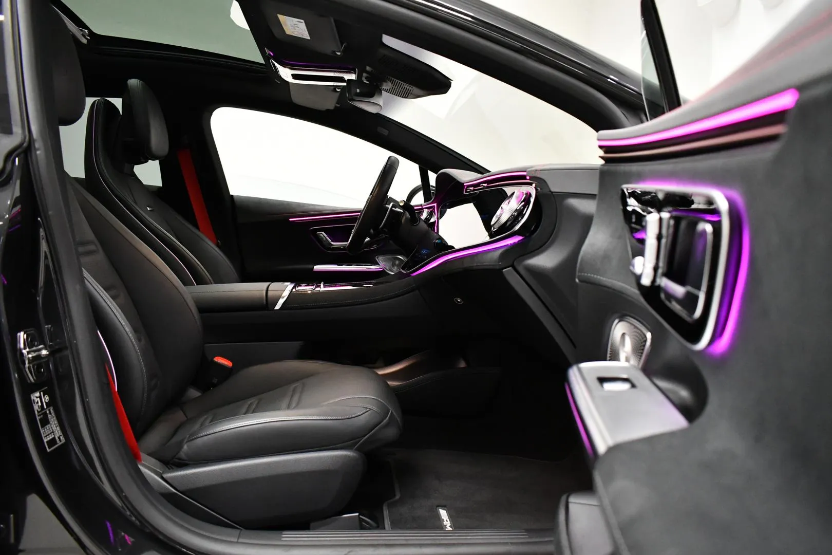 Mercedes-Benz EQE MRO-266 carousel image