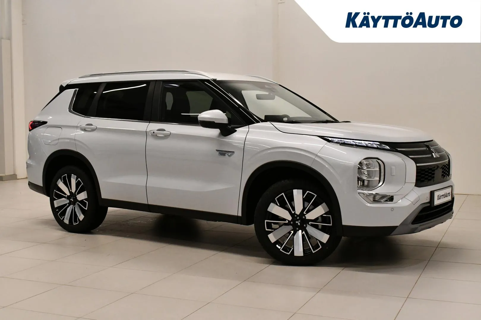 Mitsubishi Outlander XUZ-352 carousel image