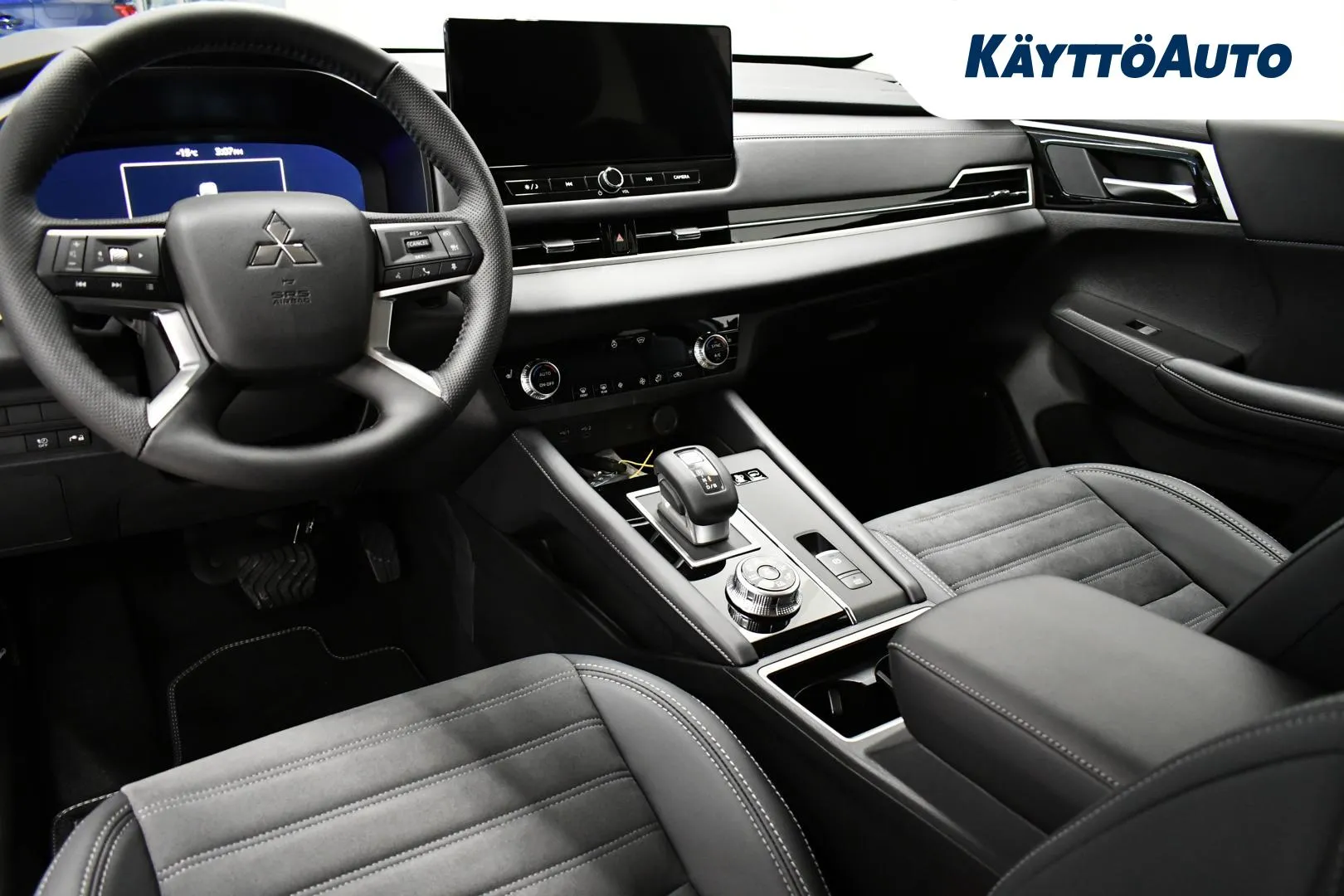 Mitsubishi Outlander XUZ-352 carousel image