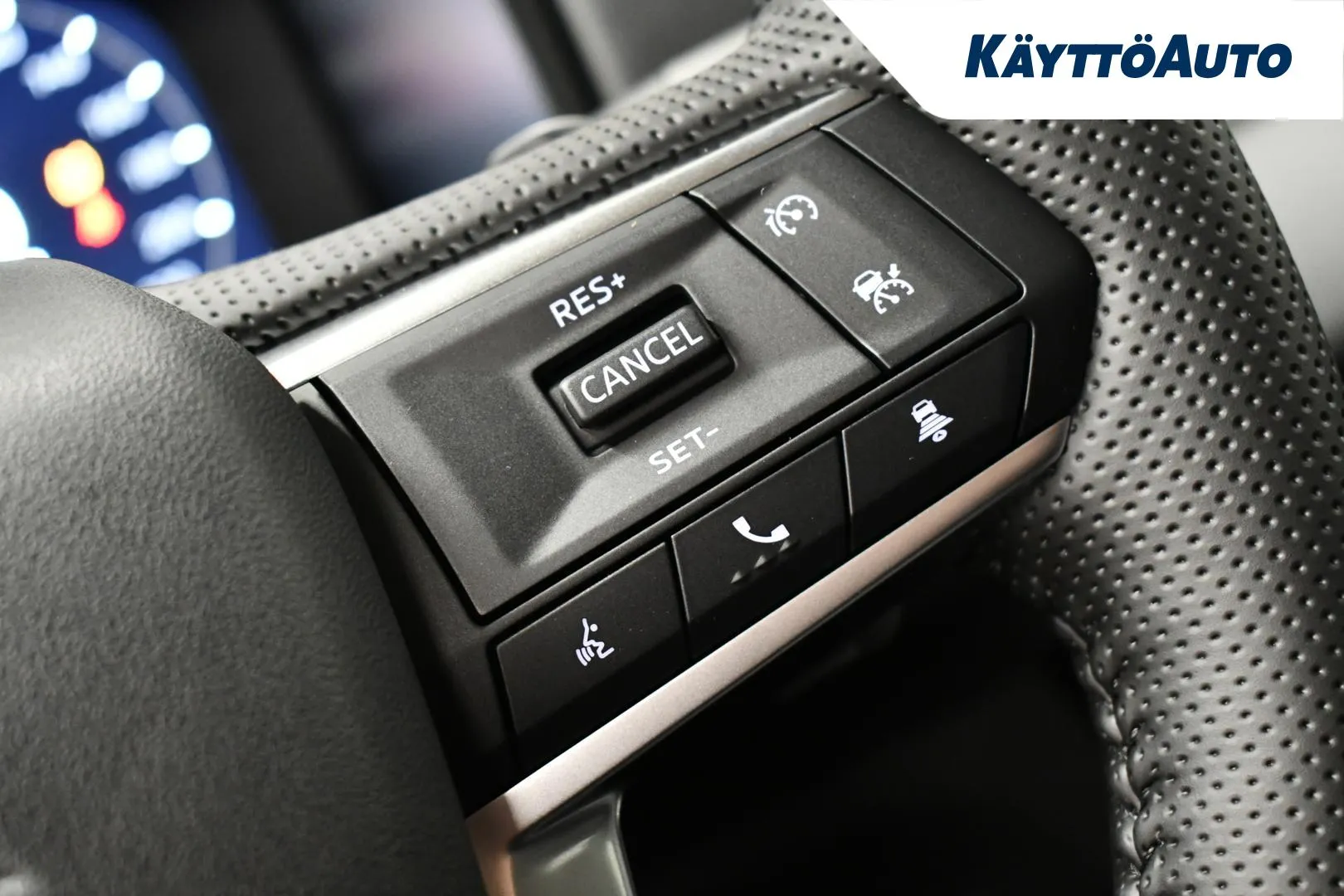 Mitsubishi Outlander XUZ-352 carousel image