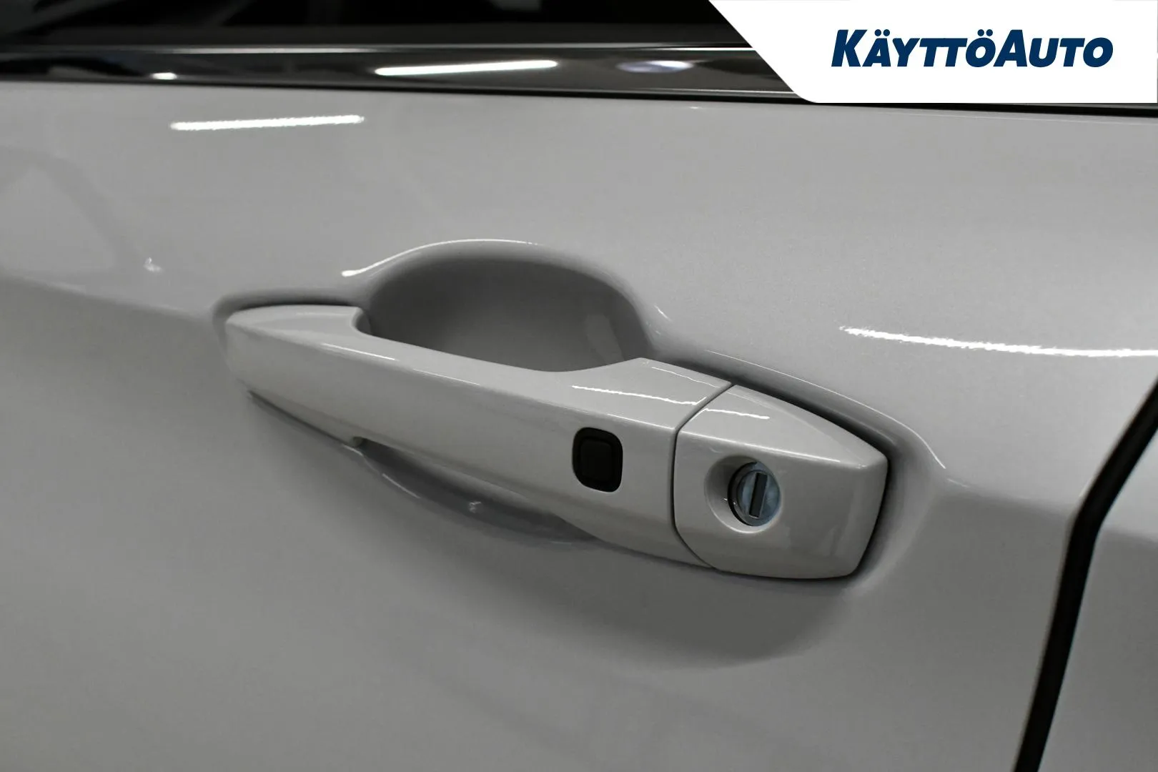 Mitsubishi Outlander XUZ-352 carousel image