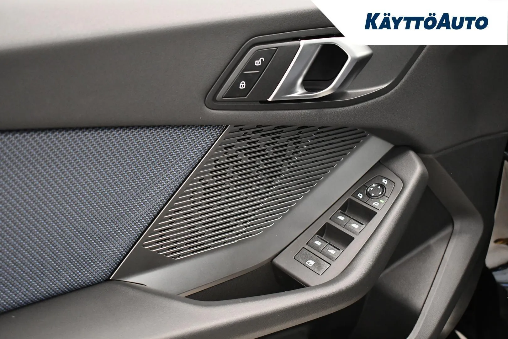 BMW 120 YMI-290 carousel image