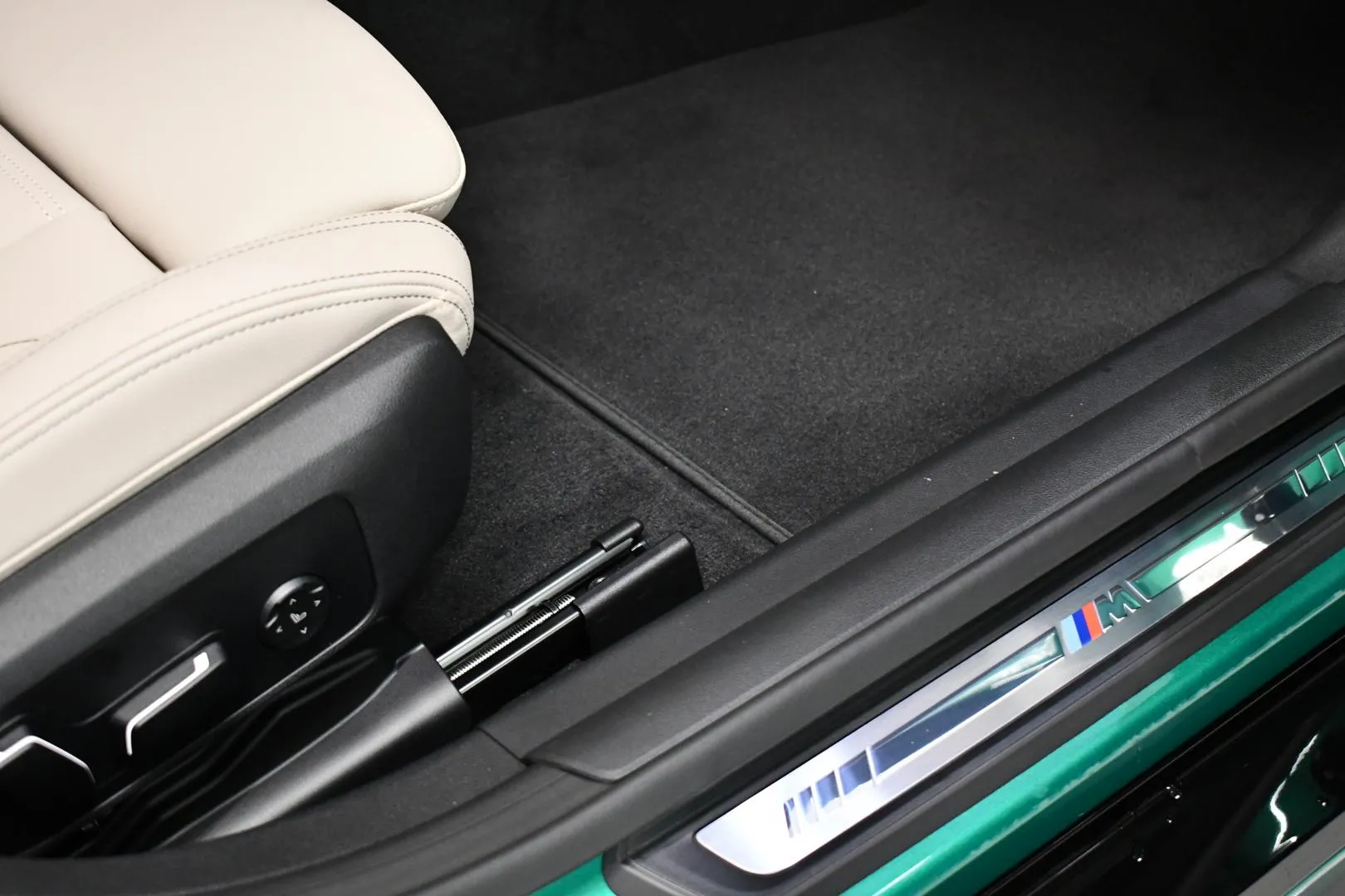 BMW I4 M60 XTS-226 carousel image