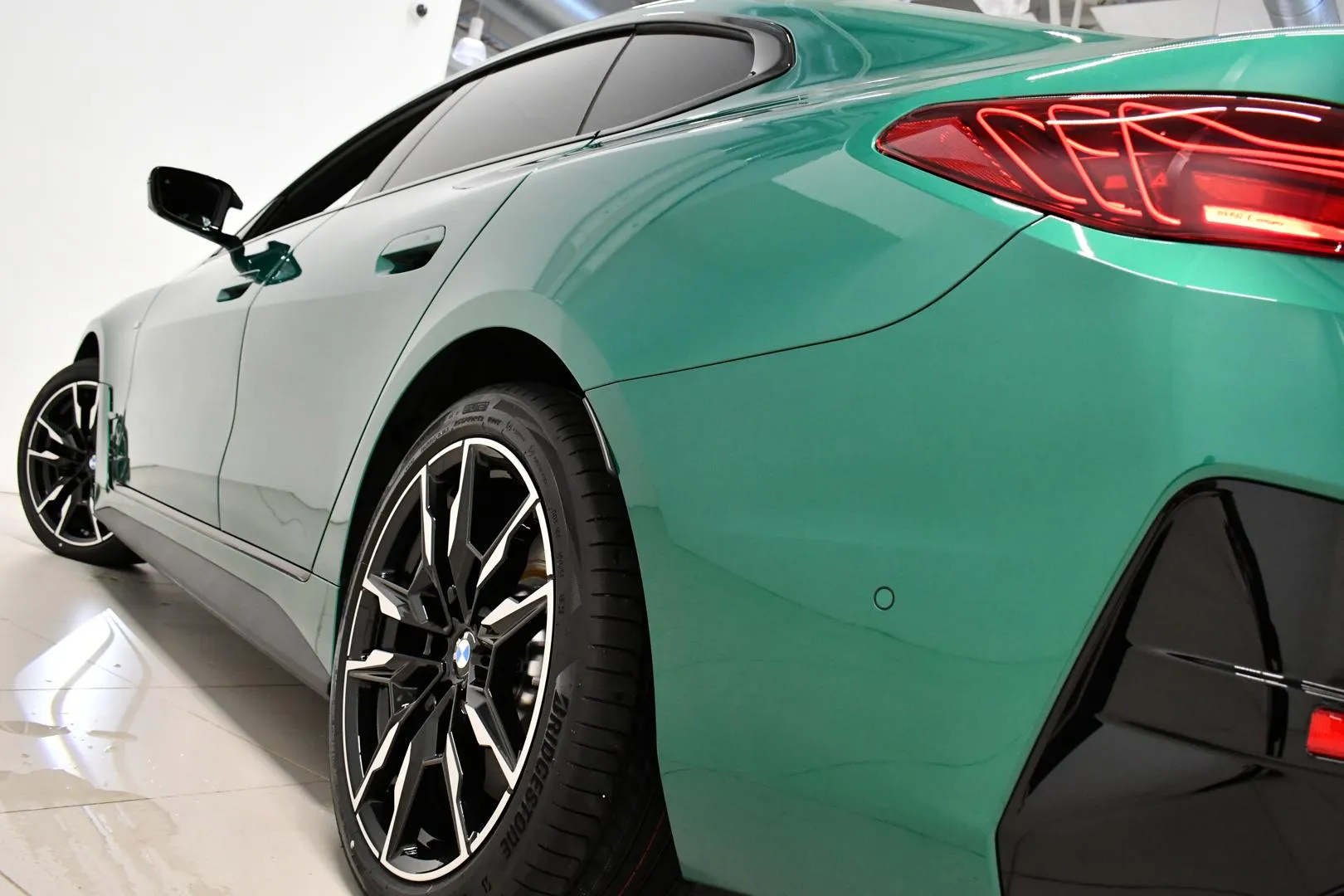 BMW I4 M60 XTS-226 carousel image